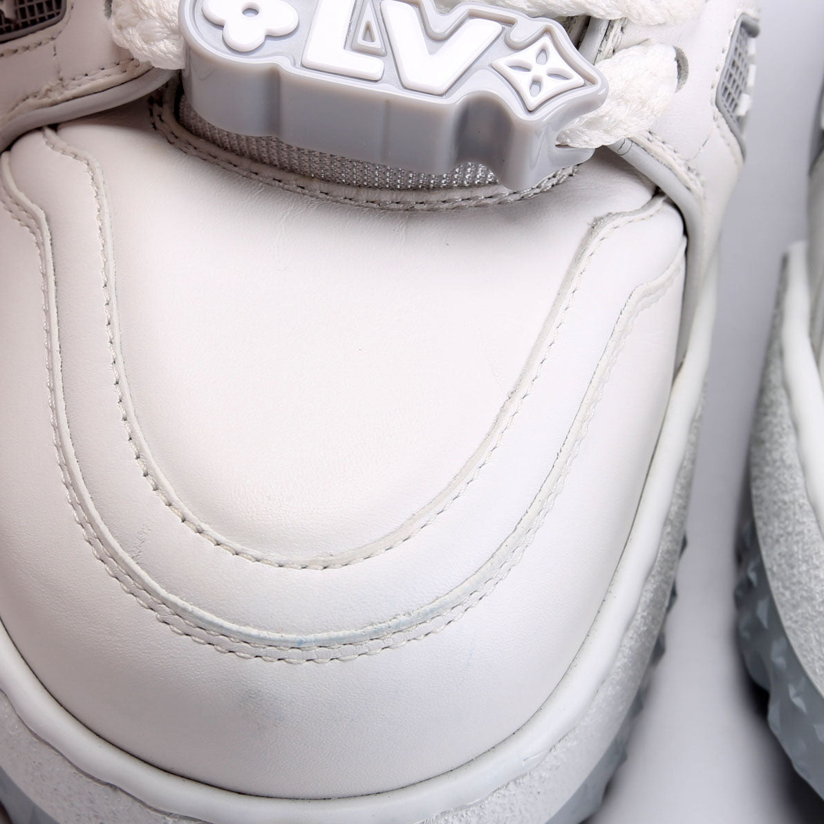 Louis Vuitton Trainer Maxi Size 39 White