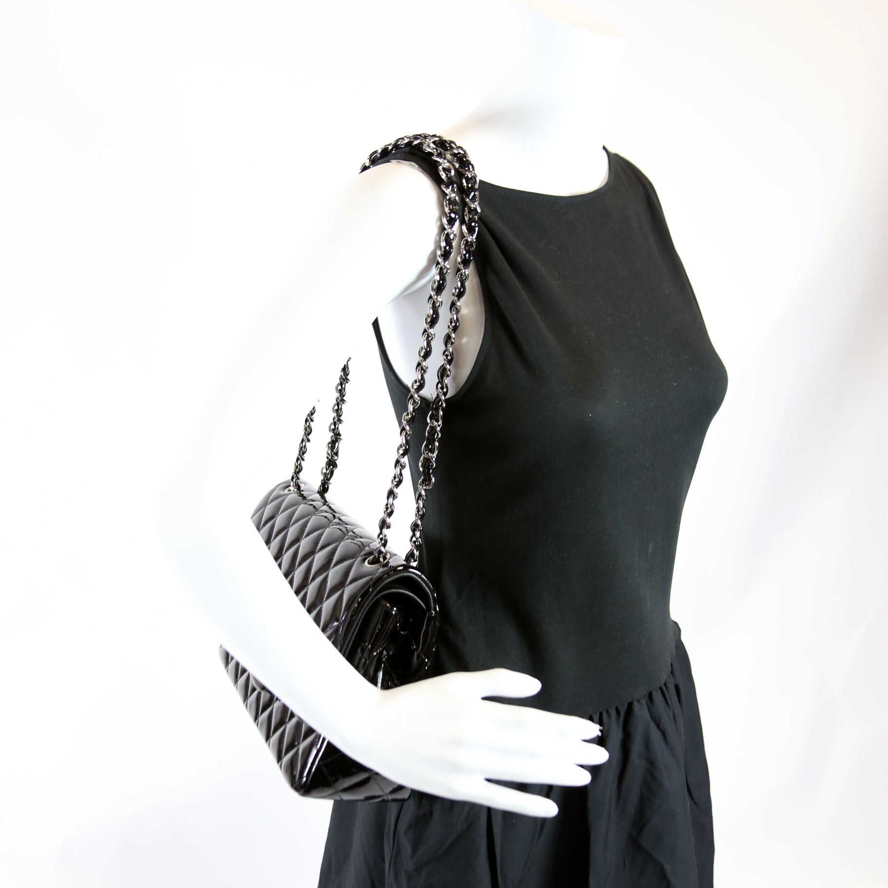 Chanel Classic Flap Jumbo Patent 17-20M Black