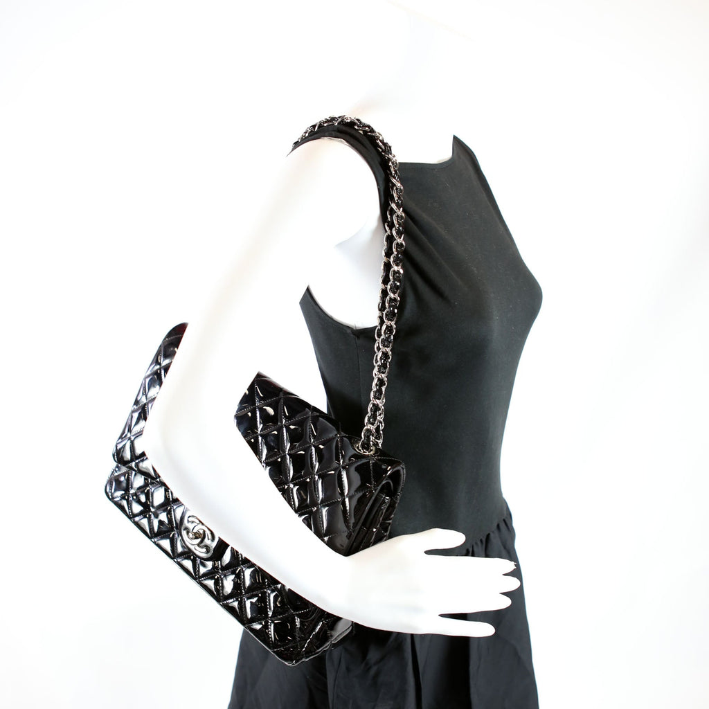 Chanel Classic Flap Max OTH 17-20M Black
