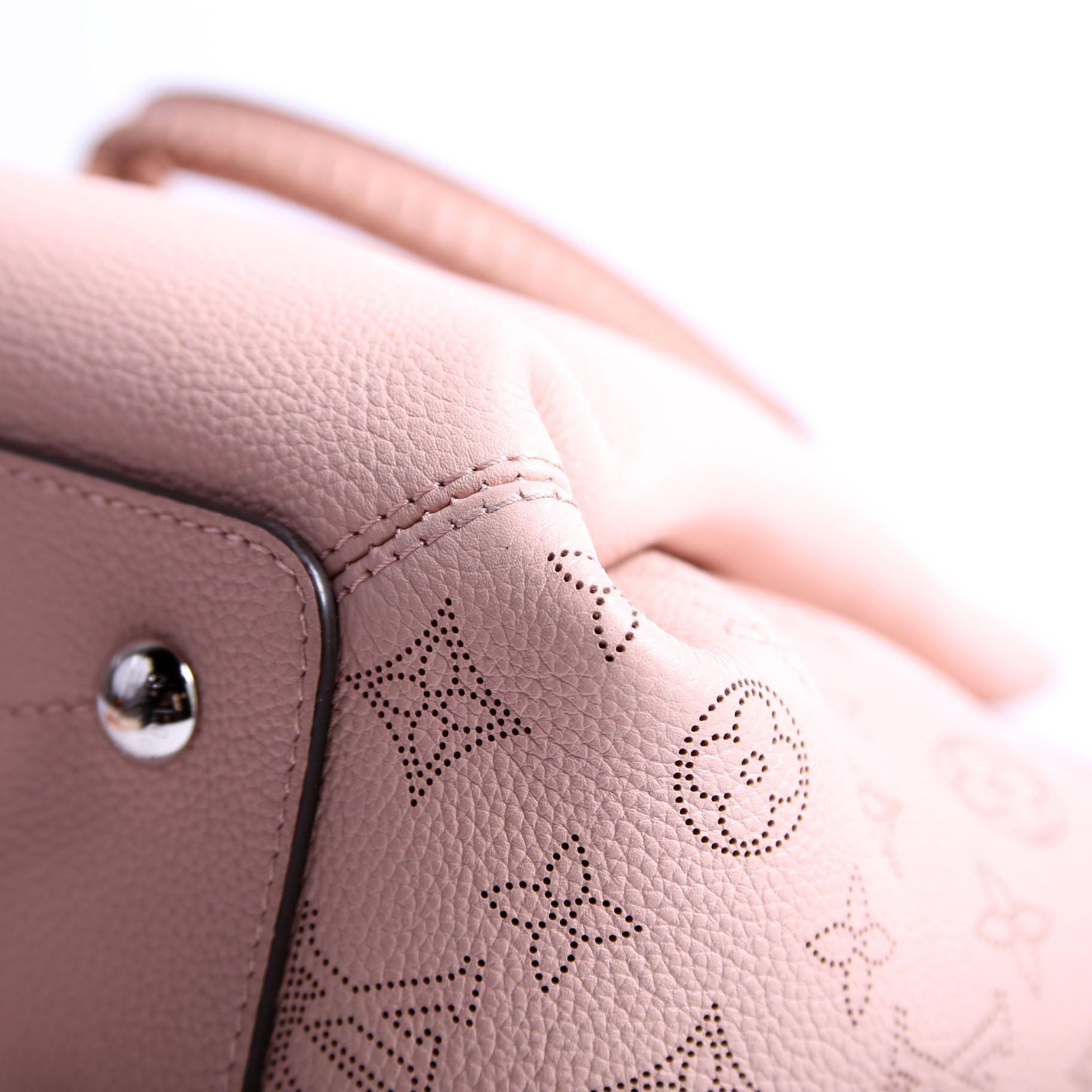 Louis Vuitton Huamea Mahina Pink
