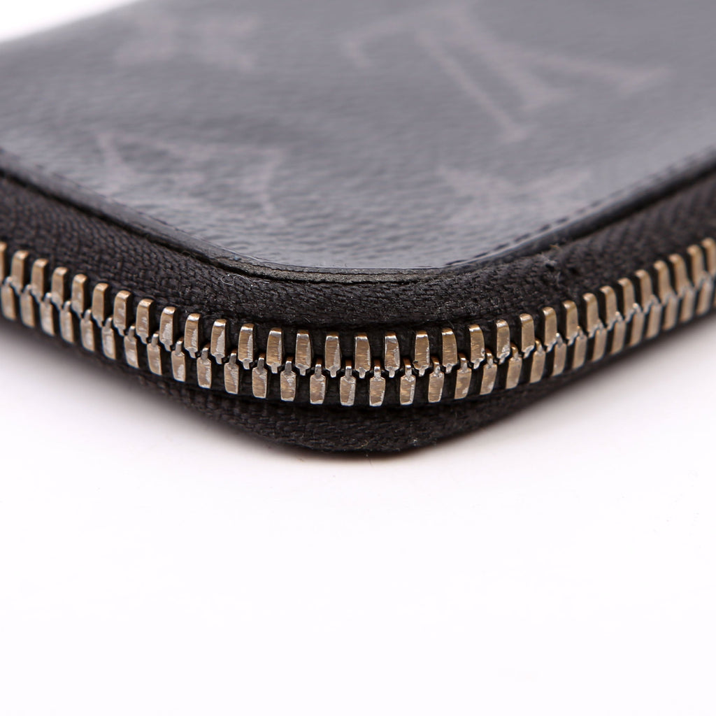 Louis Vuitton Porte Monnaie Jour Monogram Eclipse