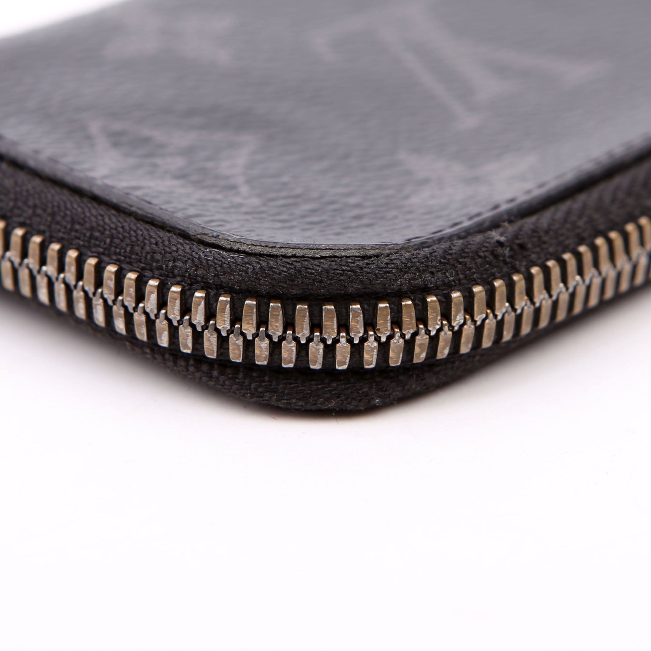 Louis Vuitton Porte Monnaie Jour Monogram Eclipse