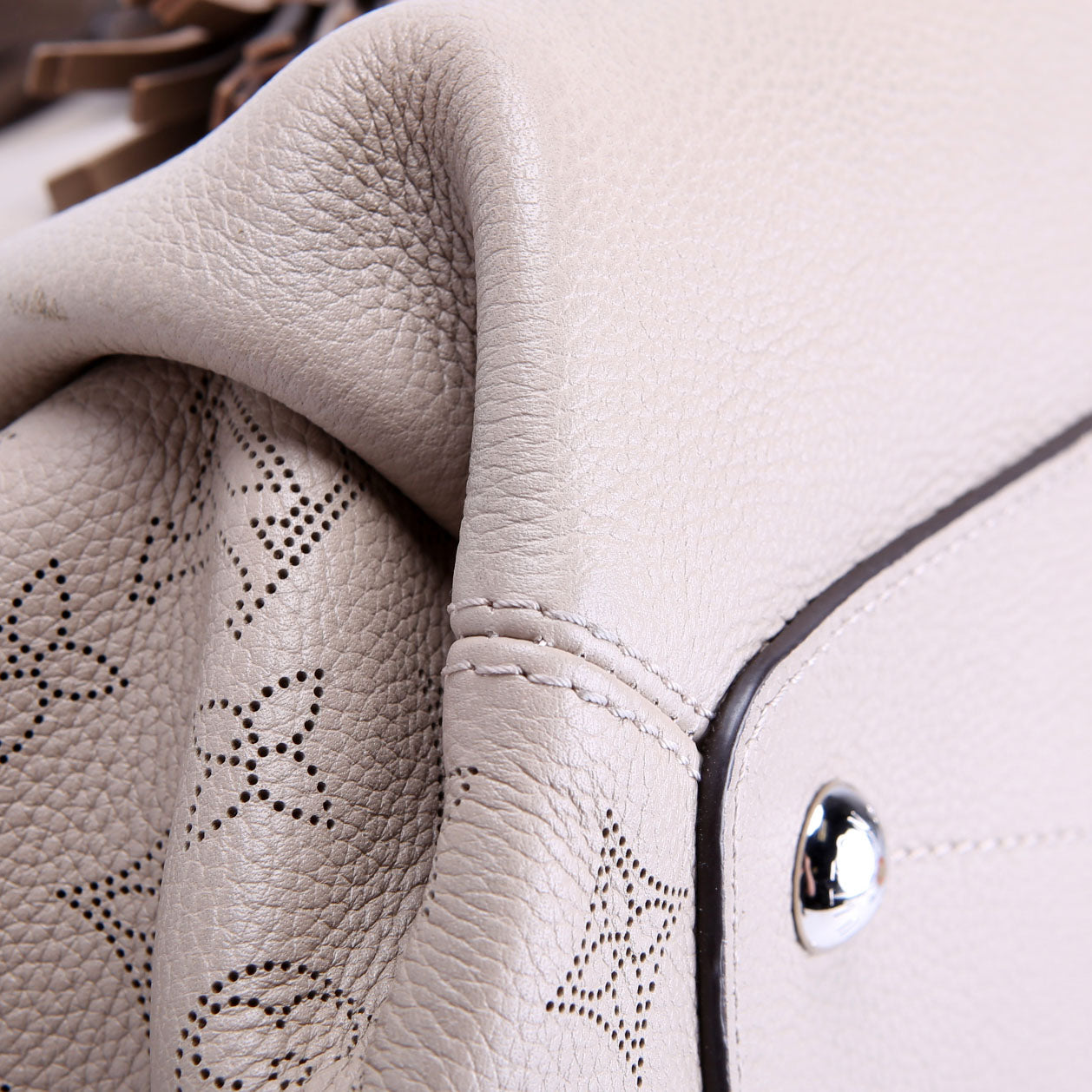 Louis Vuitton Haumea Mahina Turtledove/Brown