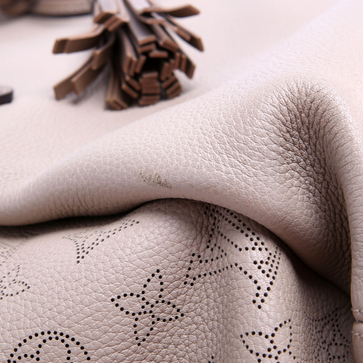 Louis Vuitton Haumea Mahina Turtledove/Brown