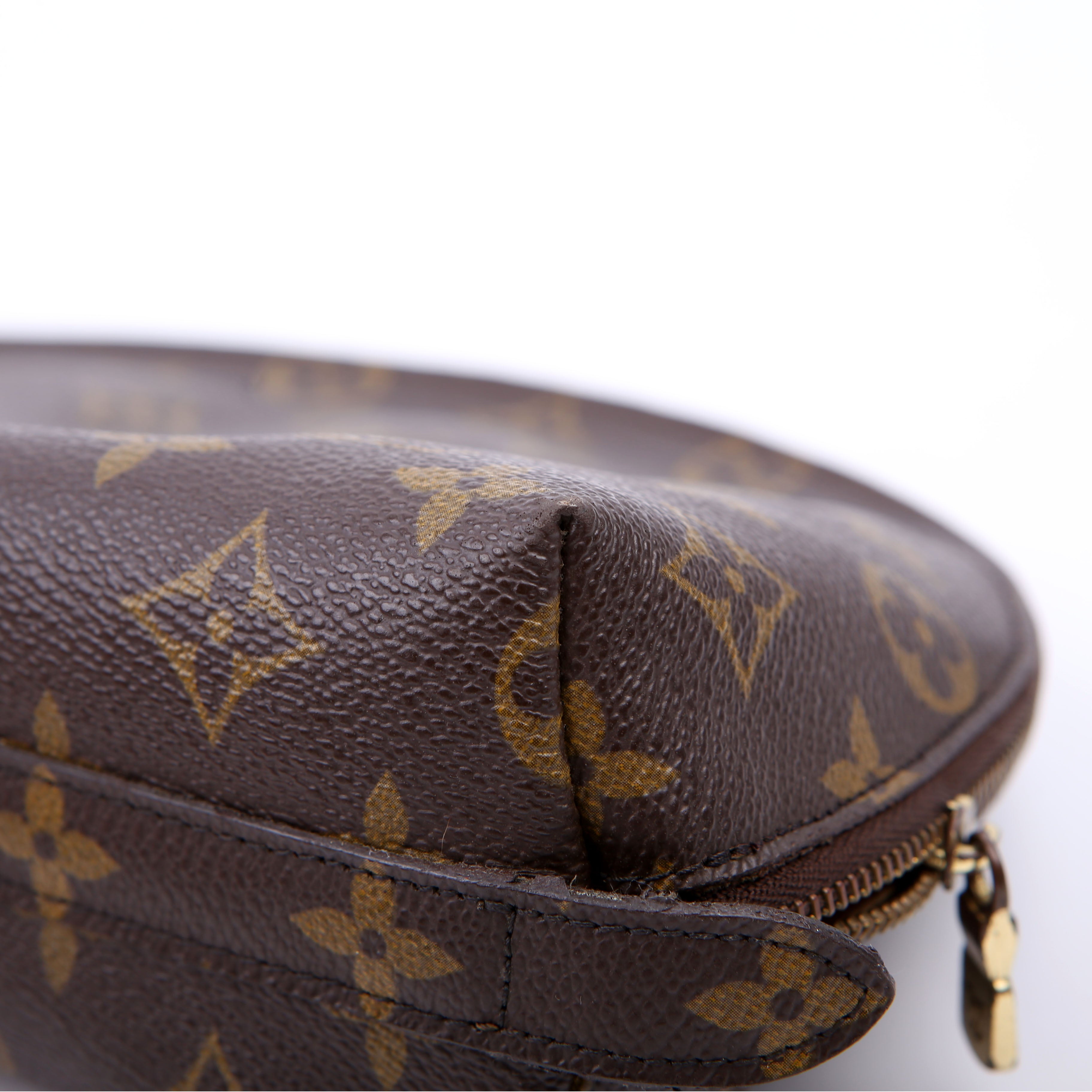 Louis Vuitton Trousse Demi Ronde 23 Monogram
