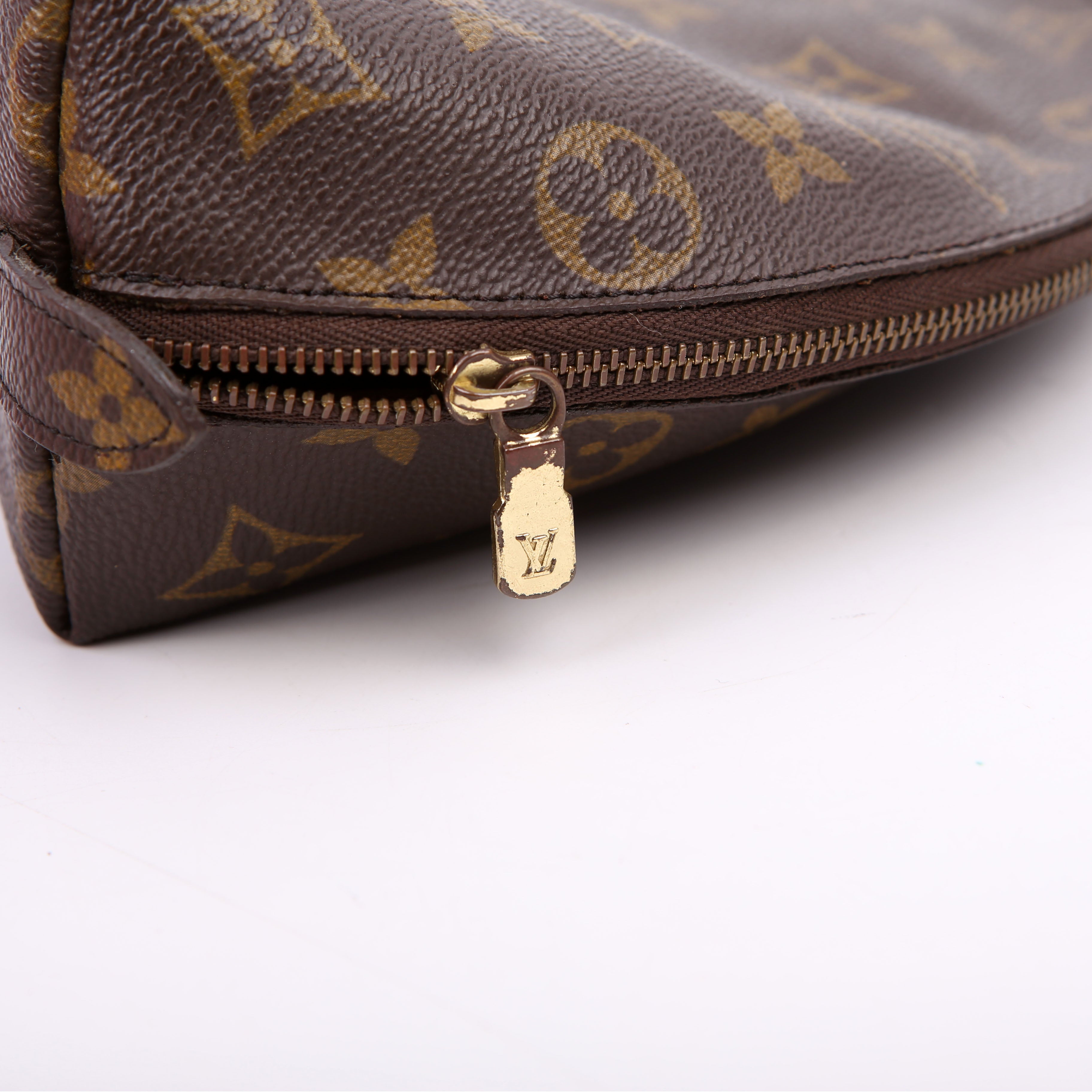Louis Vuitton Trousse Demi Ronde 23 Monogram