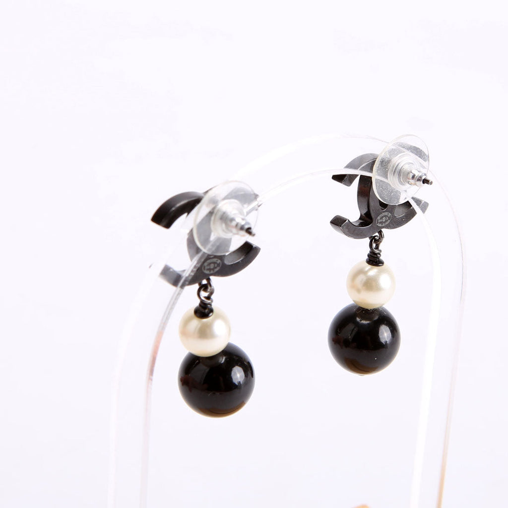 Chanel CC Pearl Drop Earrings Black/Pearl