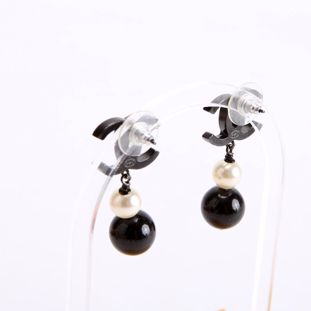 Chanel CC Pearl Drop Earrings Black/Pearl