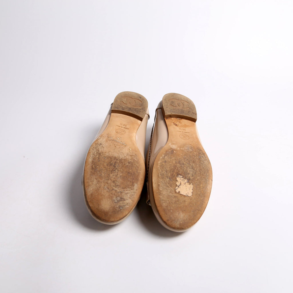 Chanel CC Chain Moccasin Loafers Patent Size 38.5 Tan