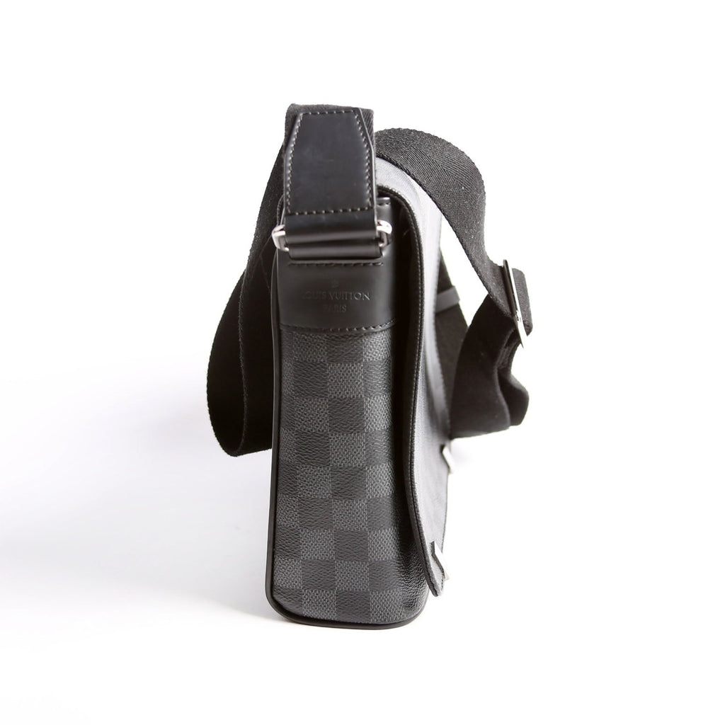 Louis Vuitton District PM Graphite