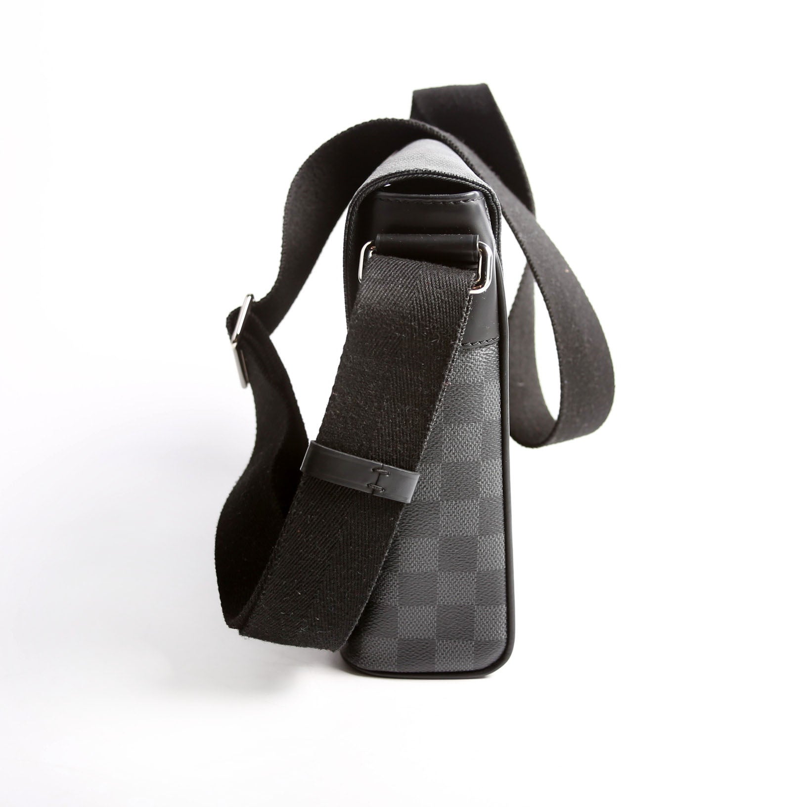 Louis Vuitton District PM Graphite