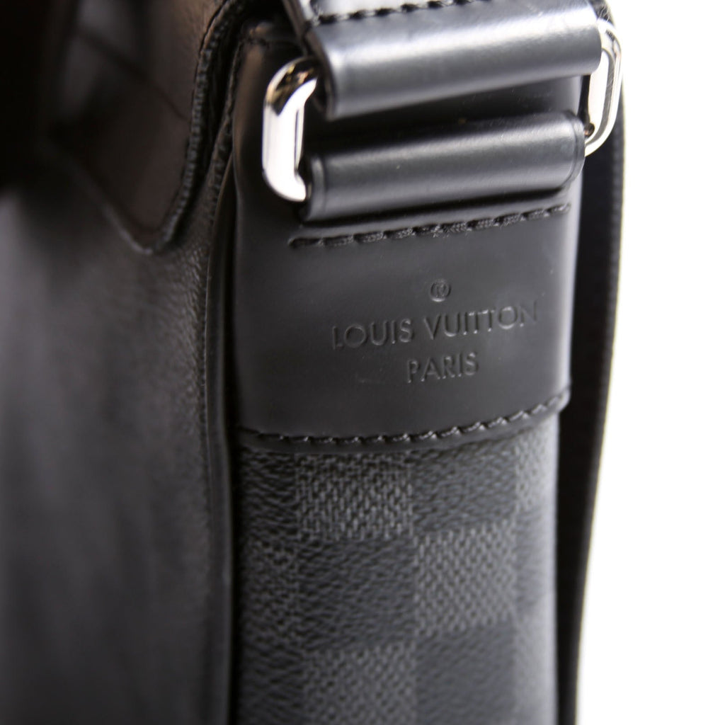 Louis Vuitton District PM Graphite