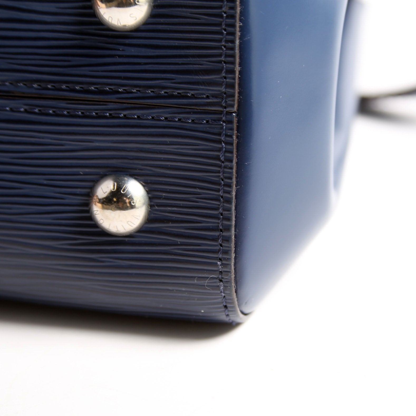 Louis Vuitton Cluny MM Epi Blue