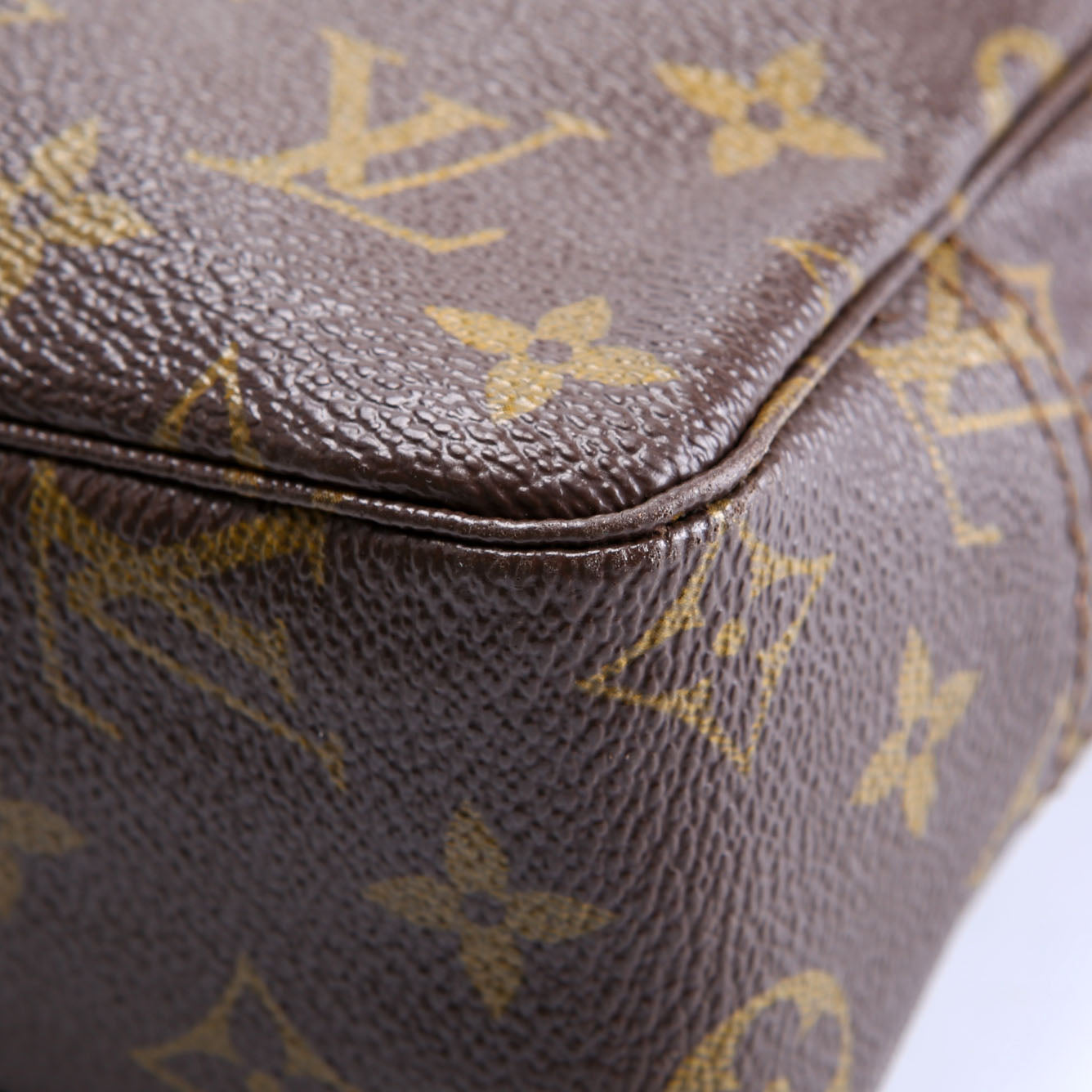 Louis Vuitton Trousse Toilette 23 Monogram