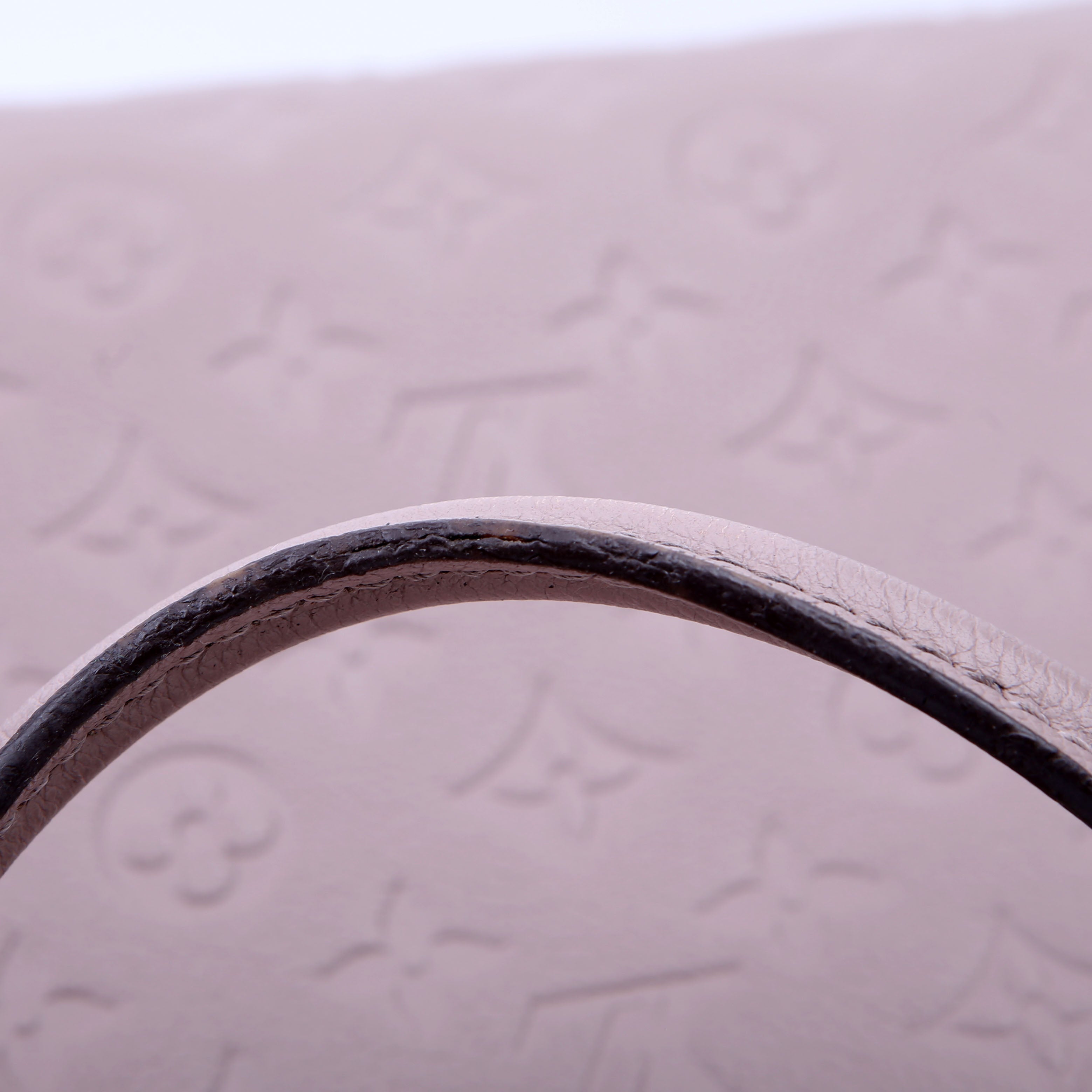 Louis Vuitton Montaigne MM Empriente Mauve