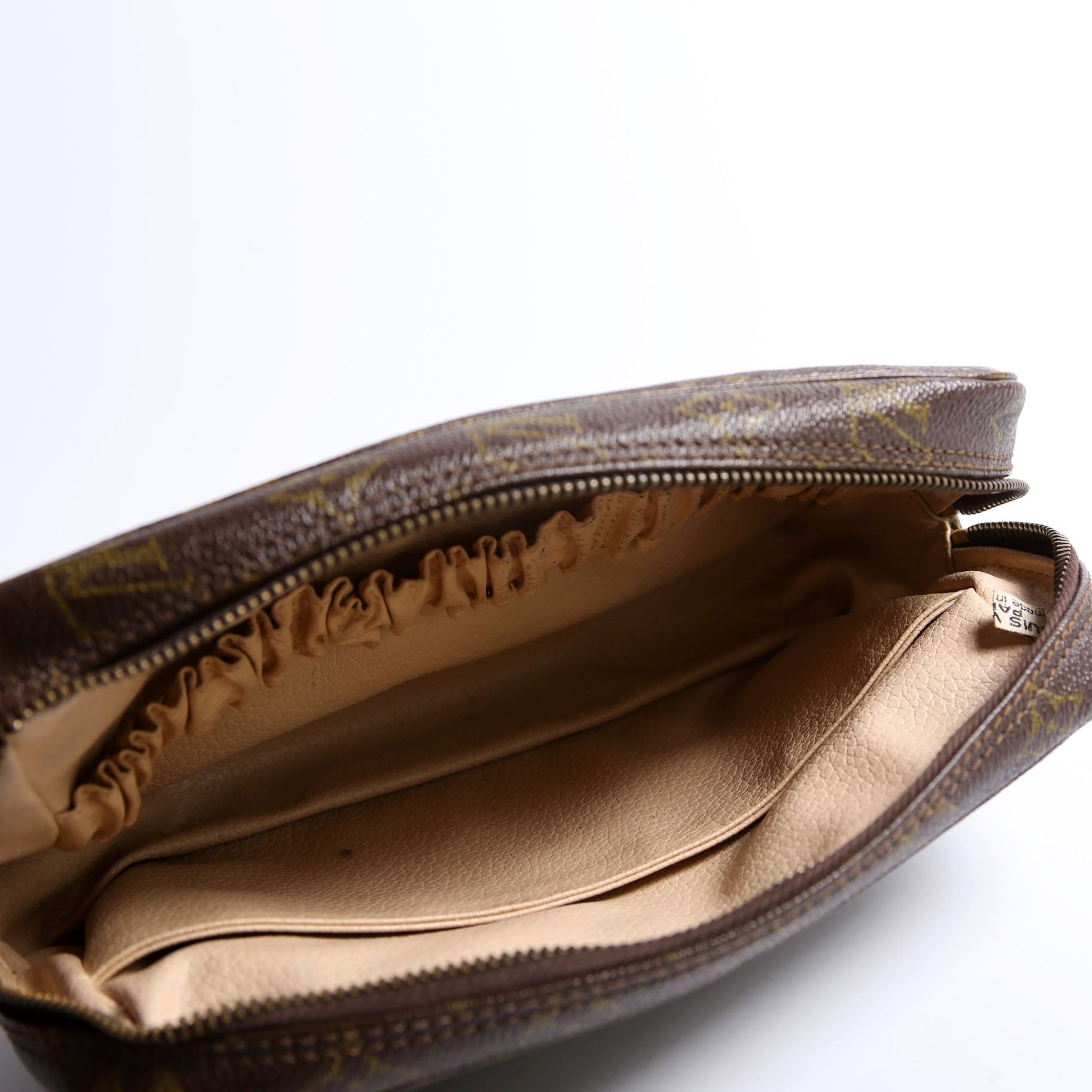 Louis Vuitton Trousse Toilette 23 Monogram