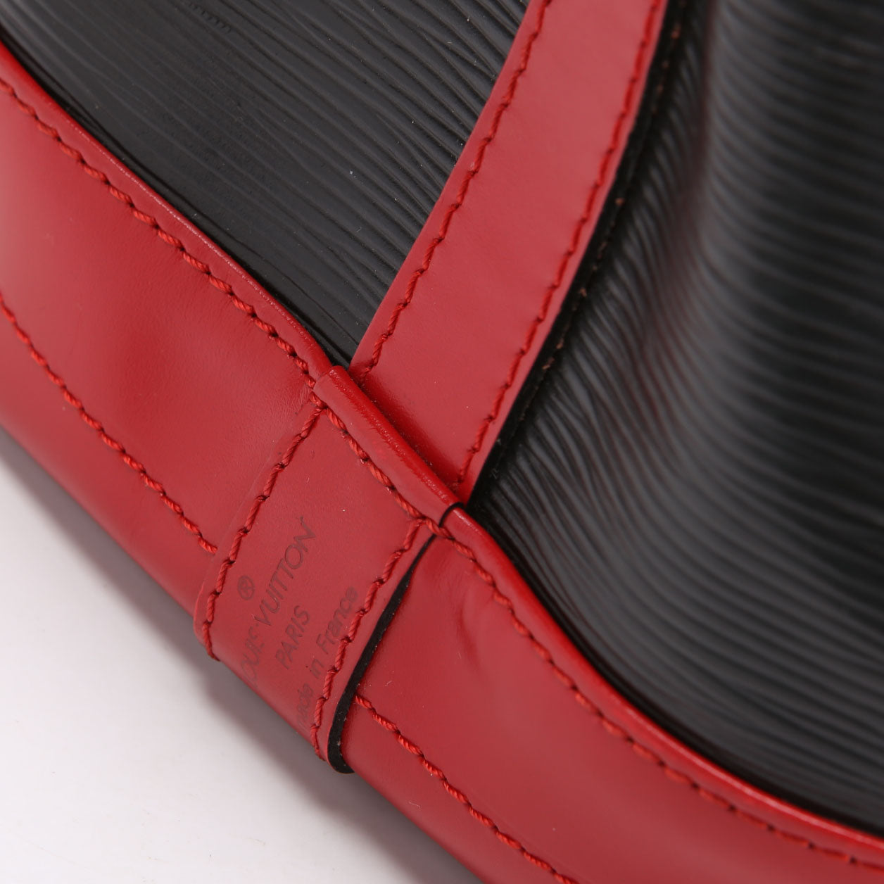 Louis Vuitton Noe Epi Leather Vintage Black/Red