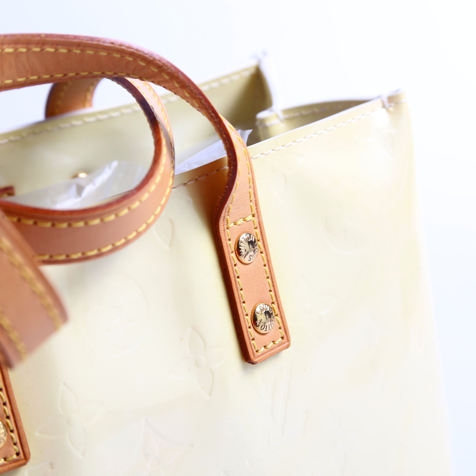 Louis Vuitton Reade PM Vernis Yellow