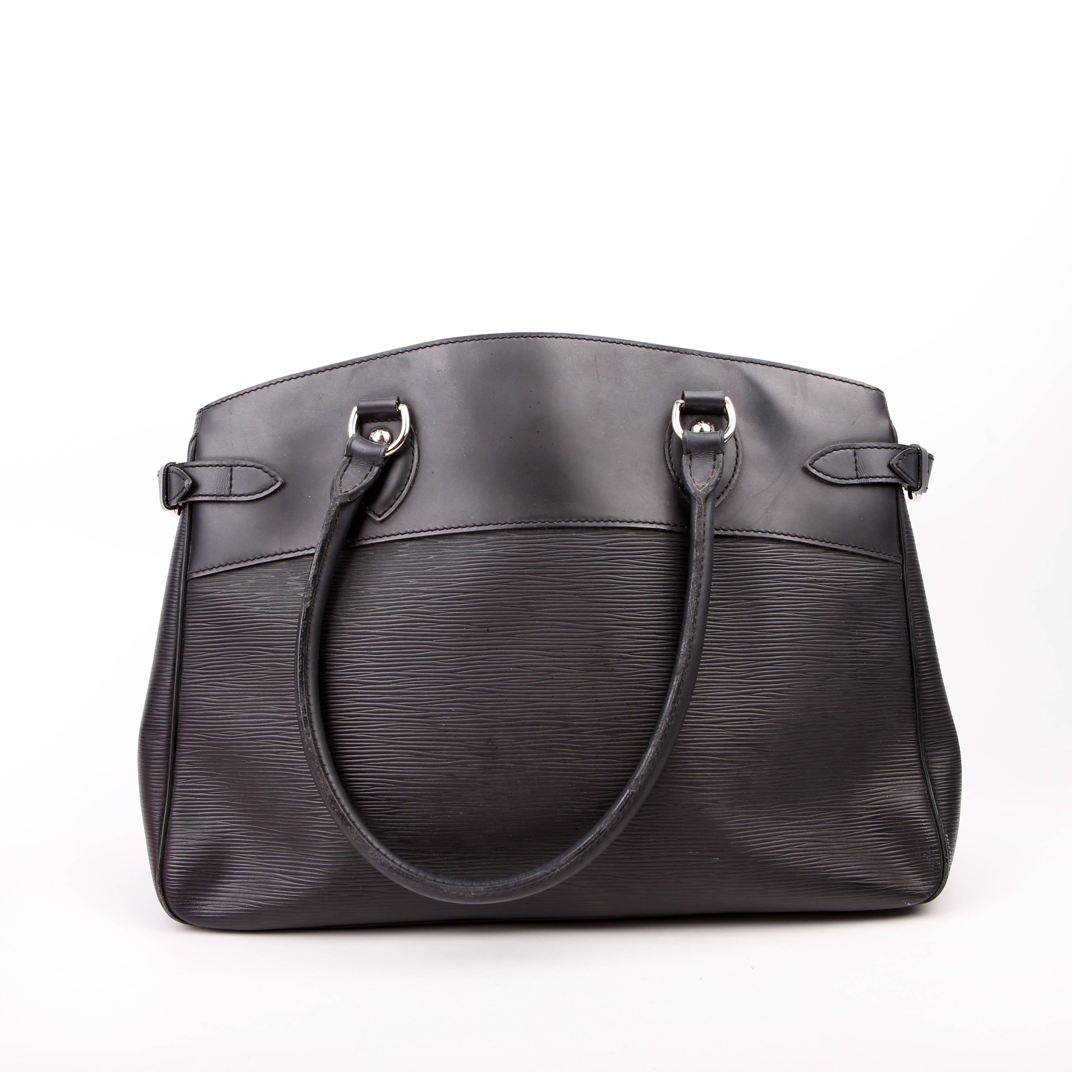 Louis Vuitton Passy GM Epi Black