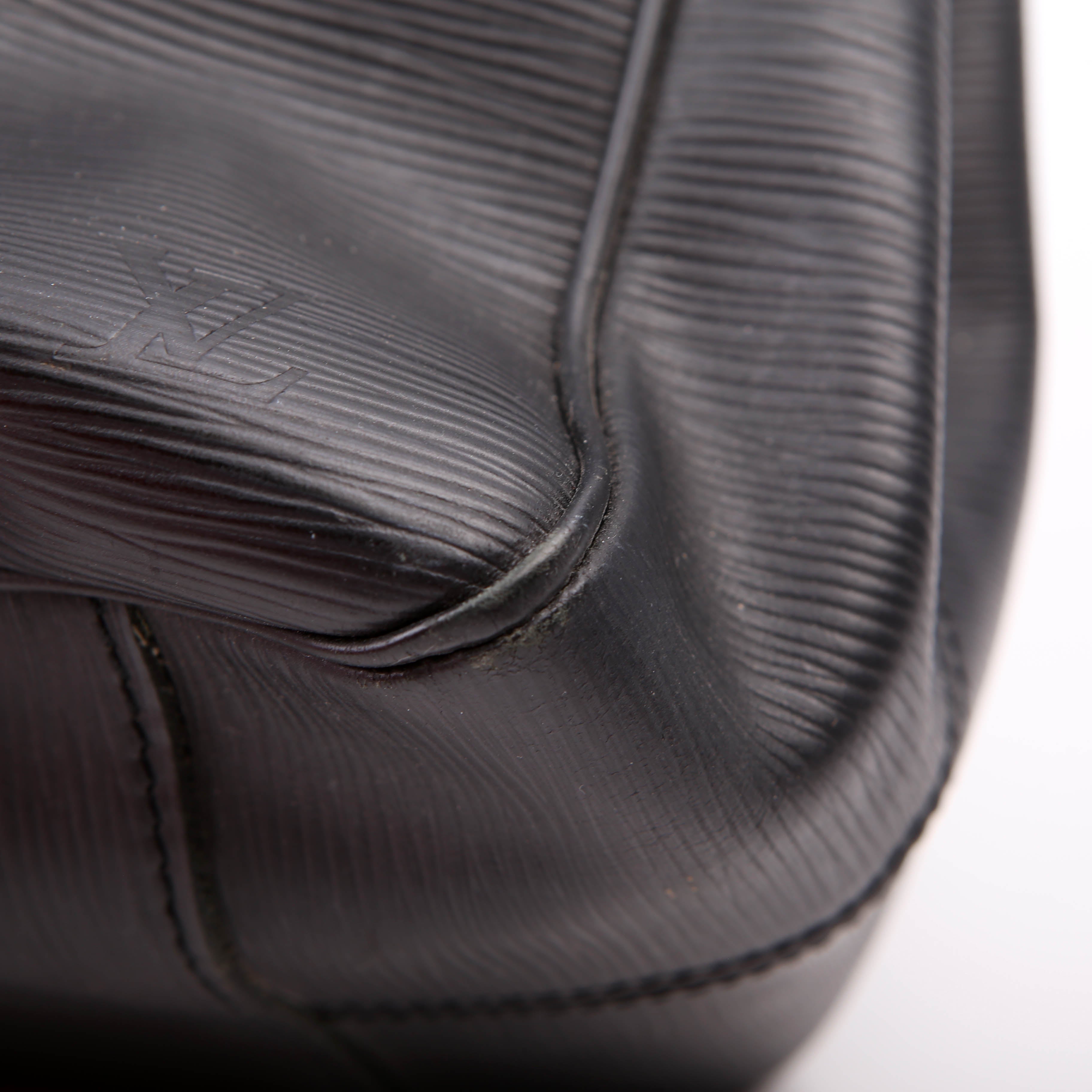 Louis Vuitton Passy GM Epi Black