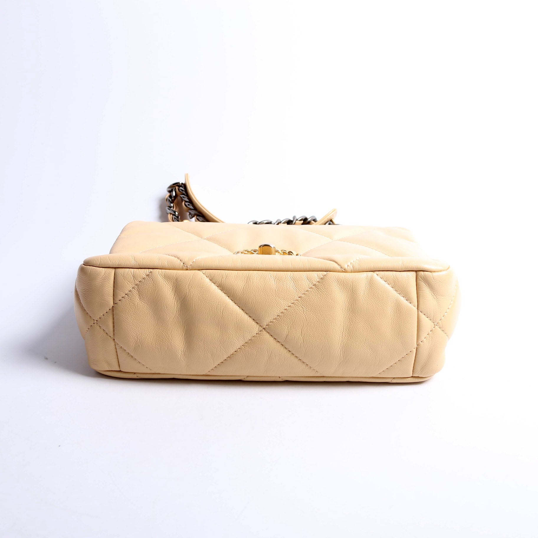 Chanel Quilted Goatskin 19 Medium Flap 30M Tan