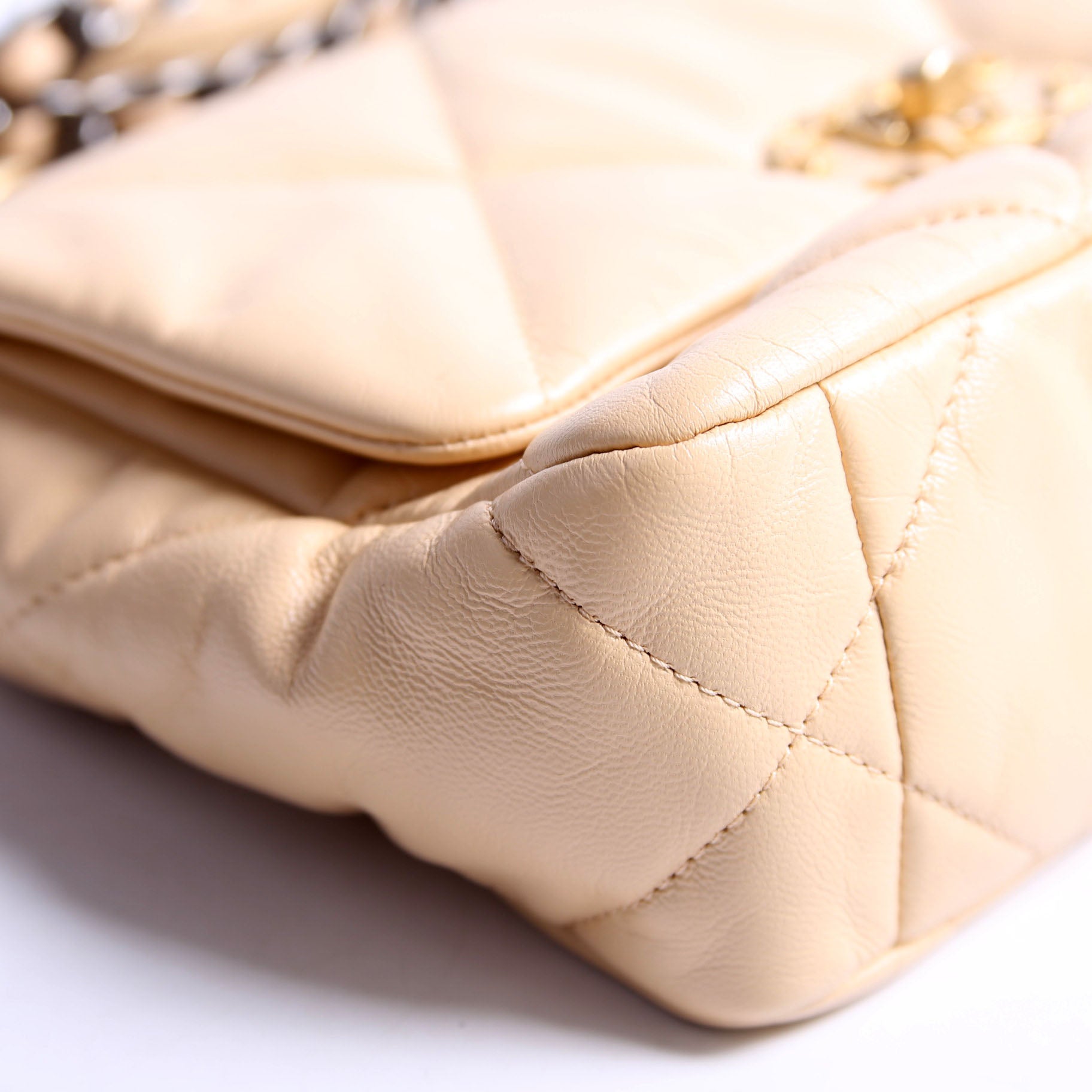 Chanel Quilted Goatskin 19 Medium Flap 30M Tan