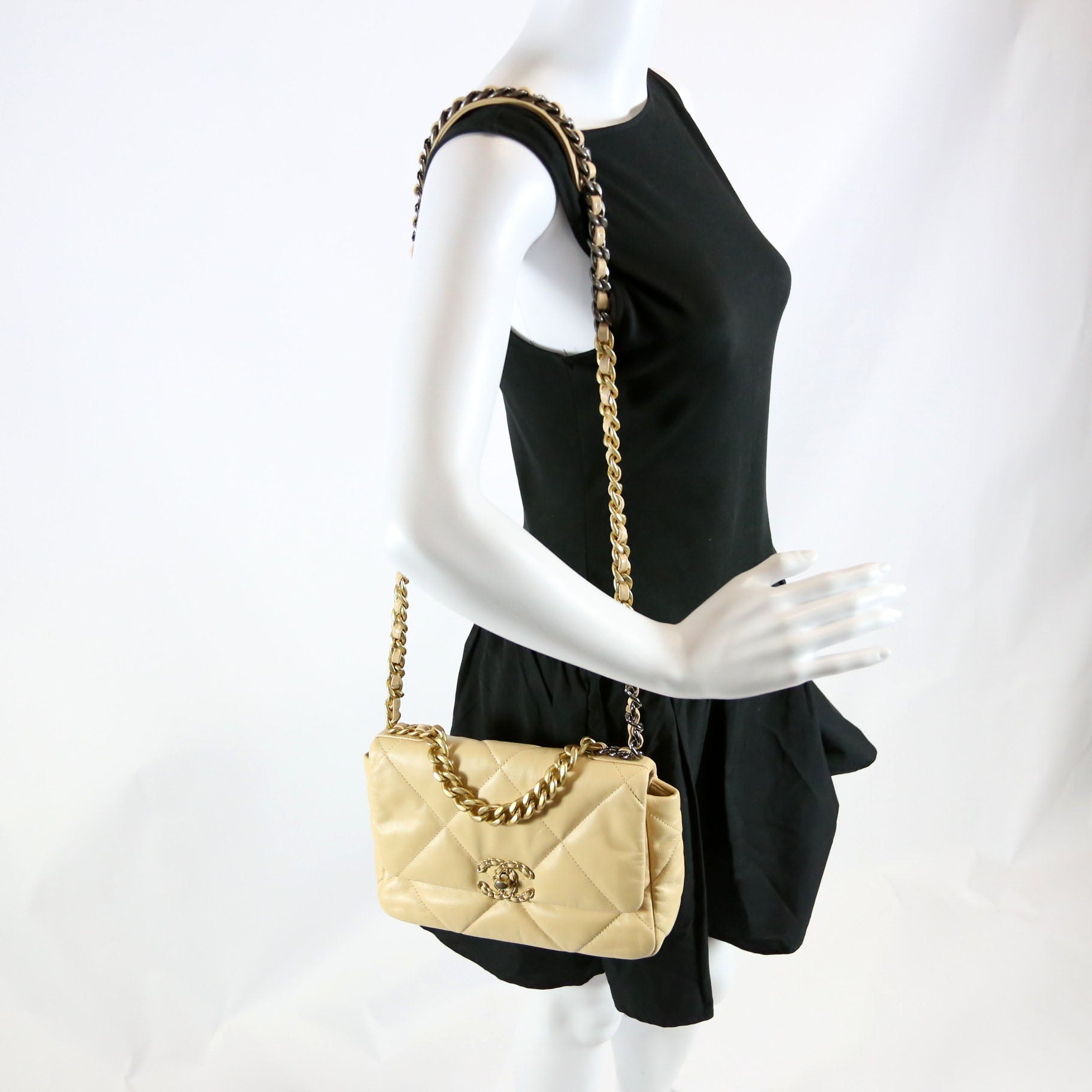 Chanel Quilted Goatskin 19 Medium Flap 30M Tan