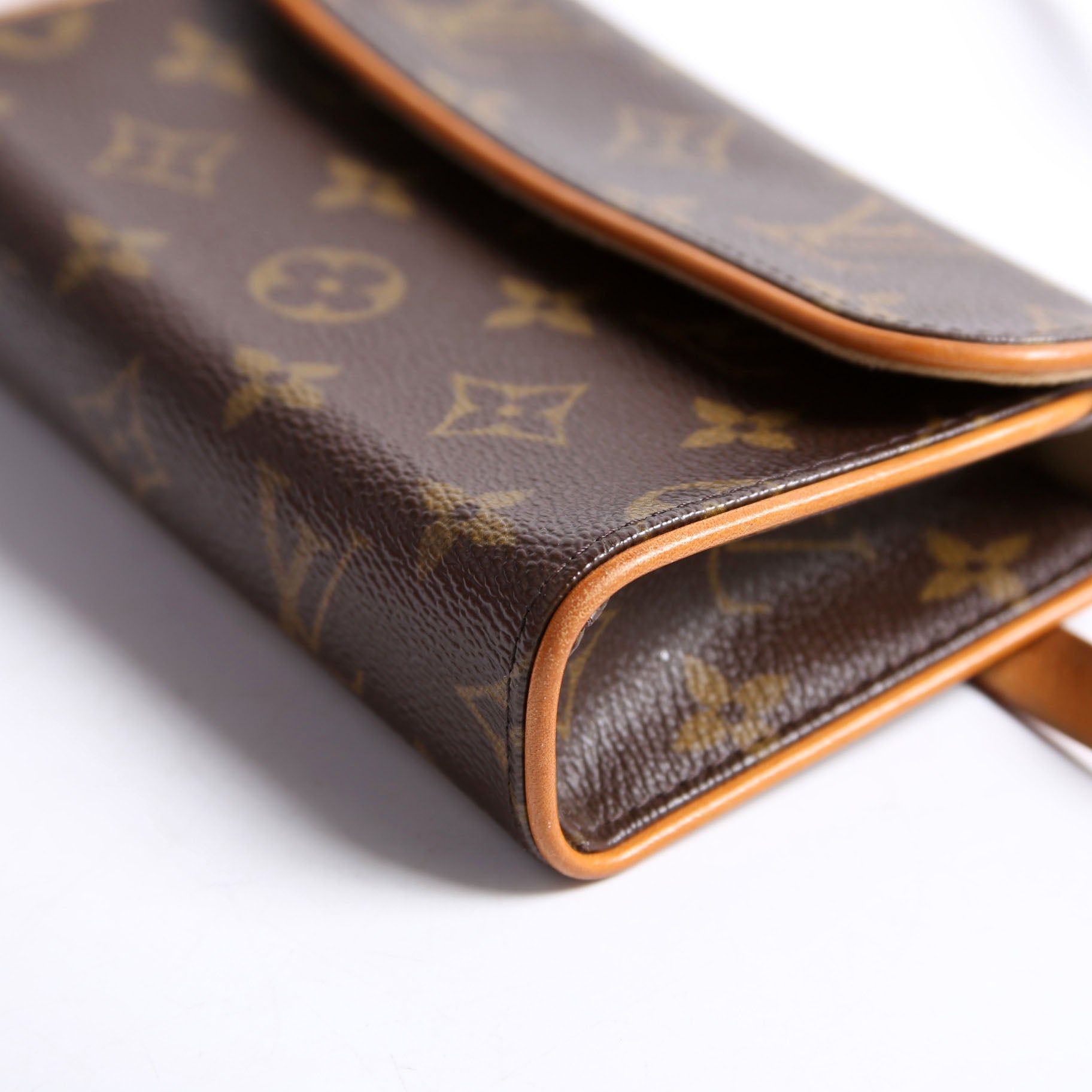 Louis Vuitton Pochette Florentine Monogram
