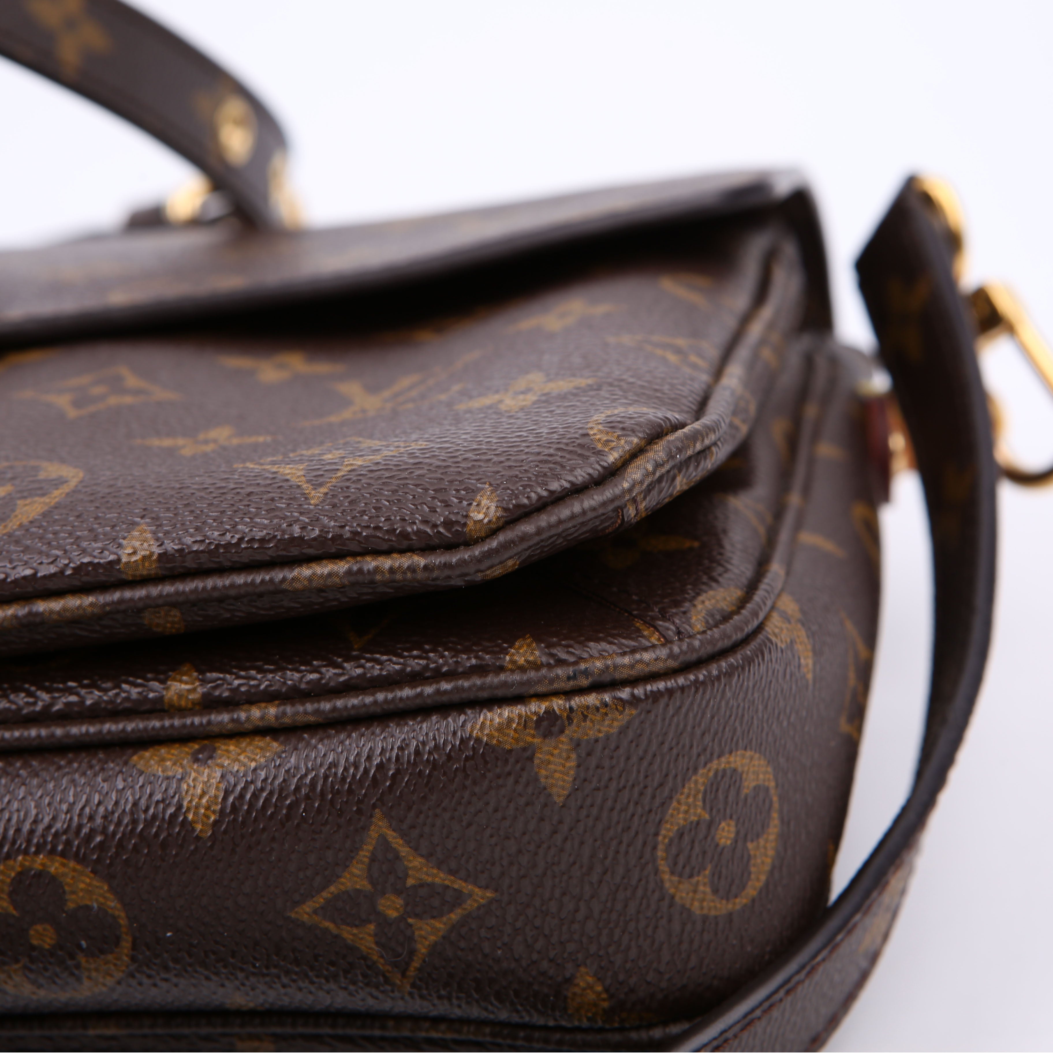Louis Vuitton Pochette Metis Monogram