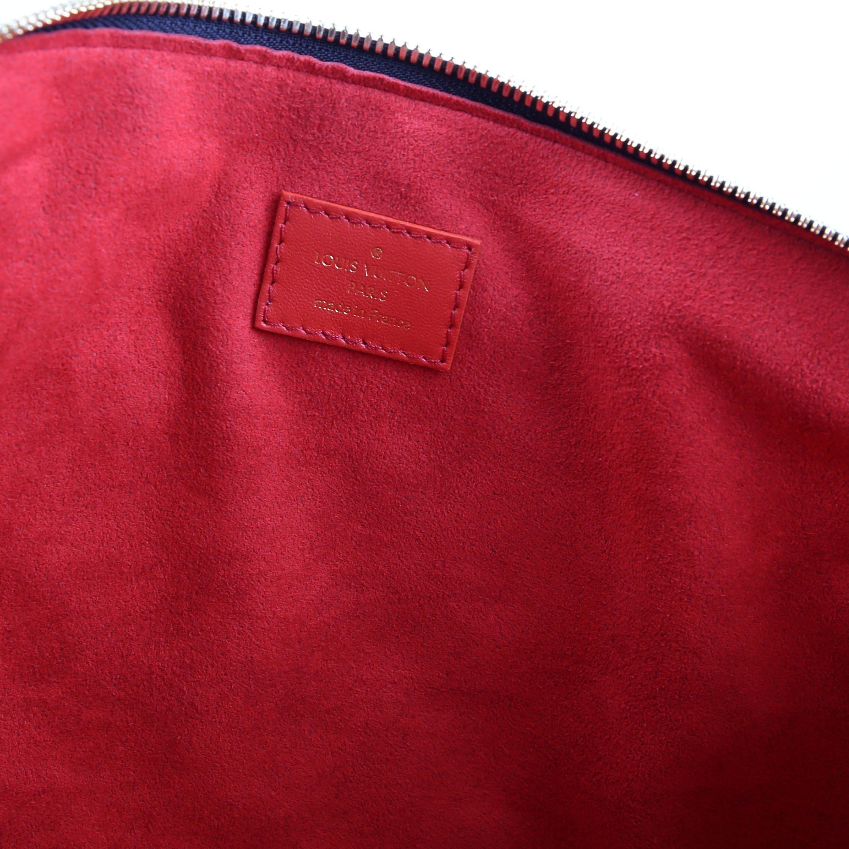 Louis Vuitton Coussin MM NV Embossed Patent Black