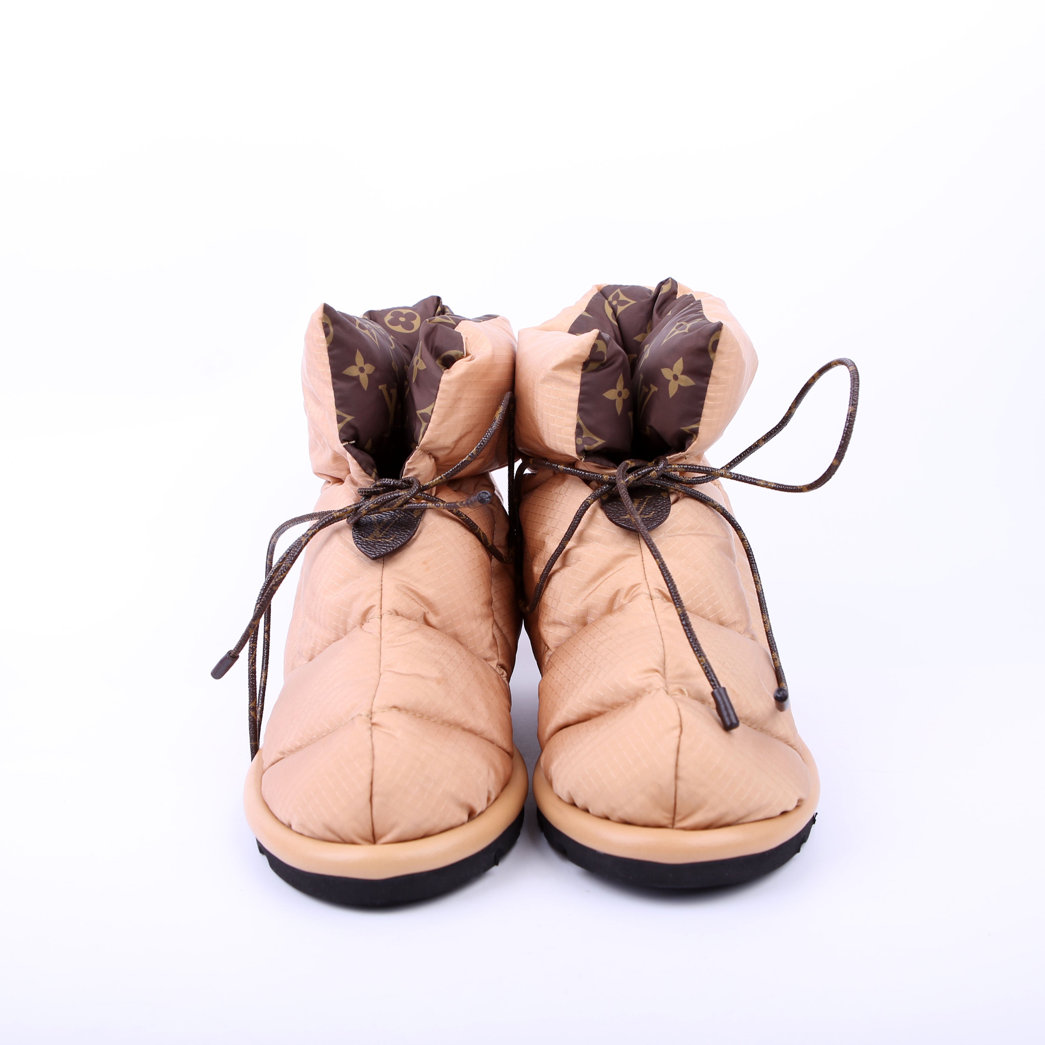 Louis Vuitton Pillow Flat Comfort Ankle Boots Size 38 Tan