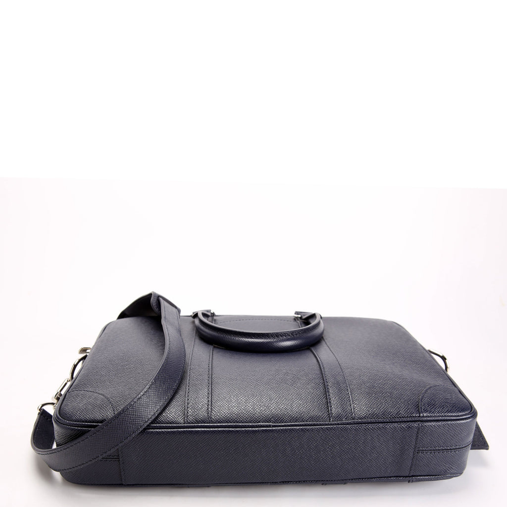 Louis Vuitton Porte Documents Voyage PM Taiga Navy