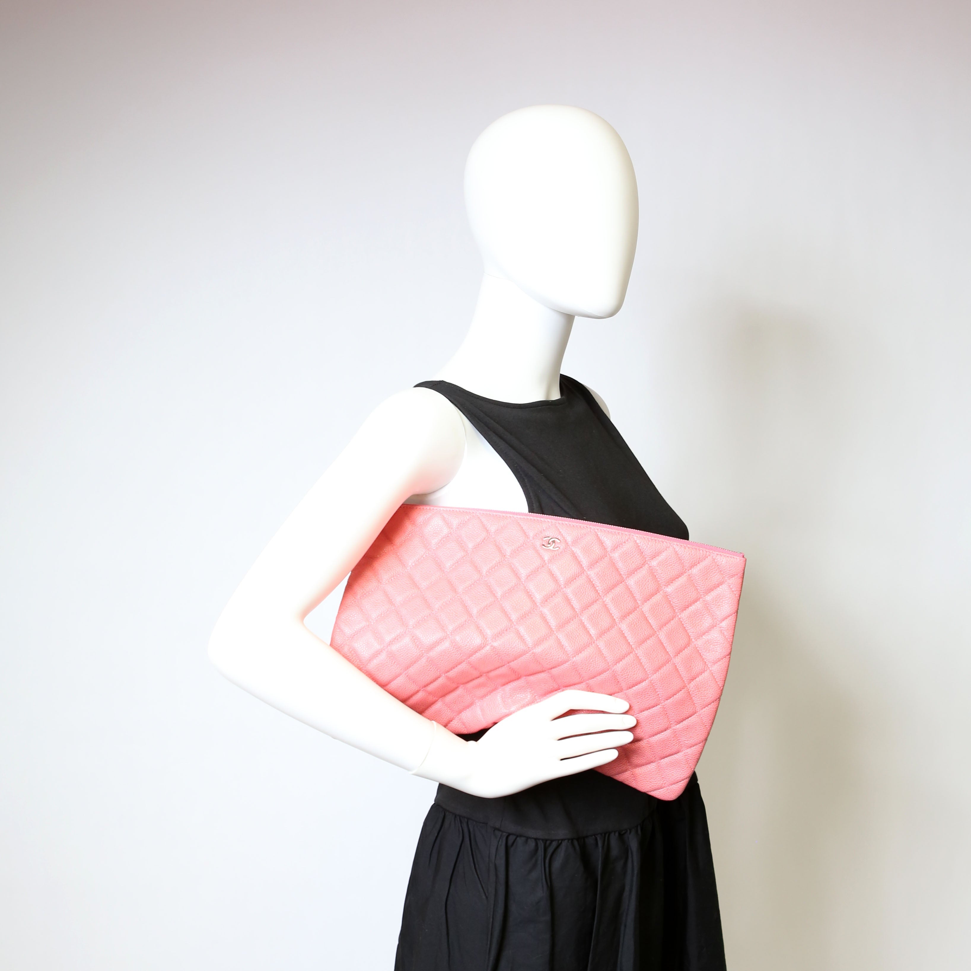 Chanel O Case Large Caviar Pink