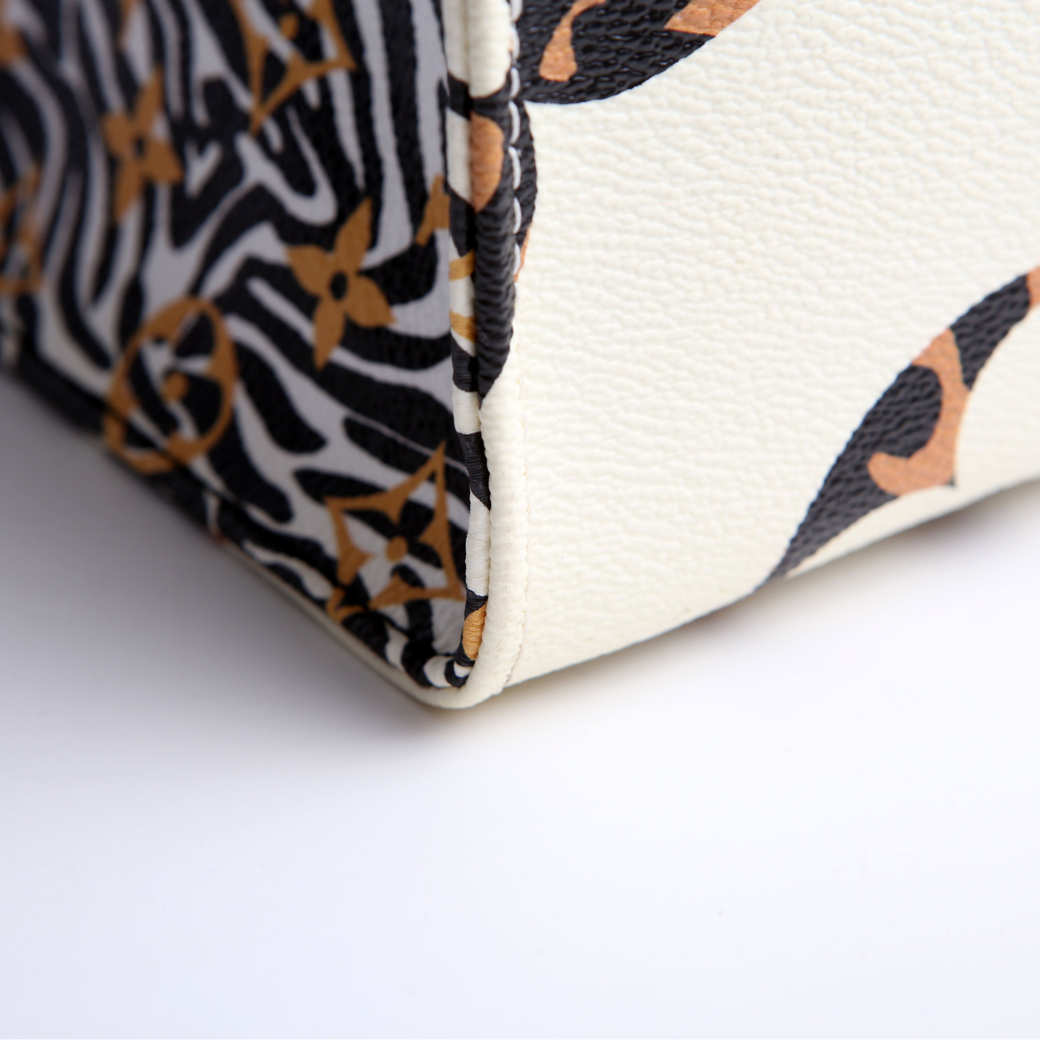 Louis Vuitton ONTHEGO GM Giant Jungle Tote