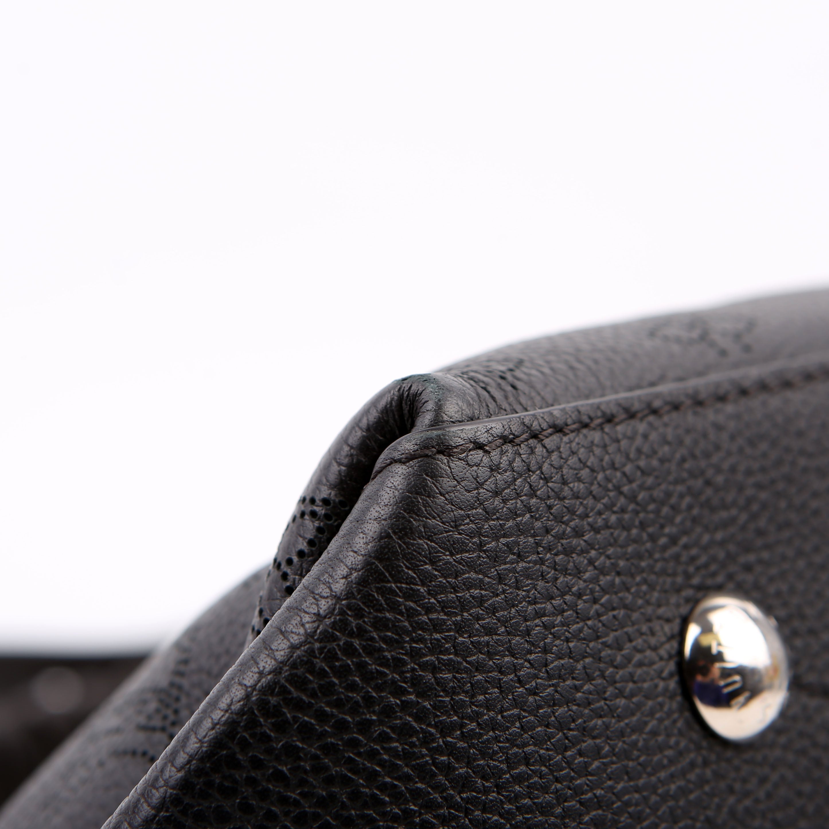 Louis Vuitton Beaubourg Hobo MM Mahina Black