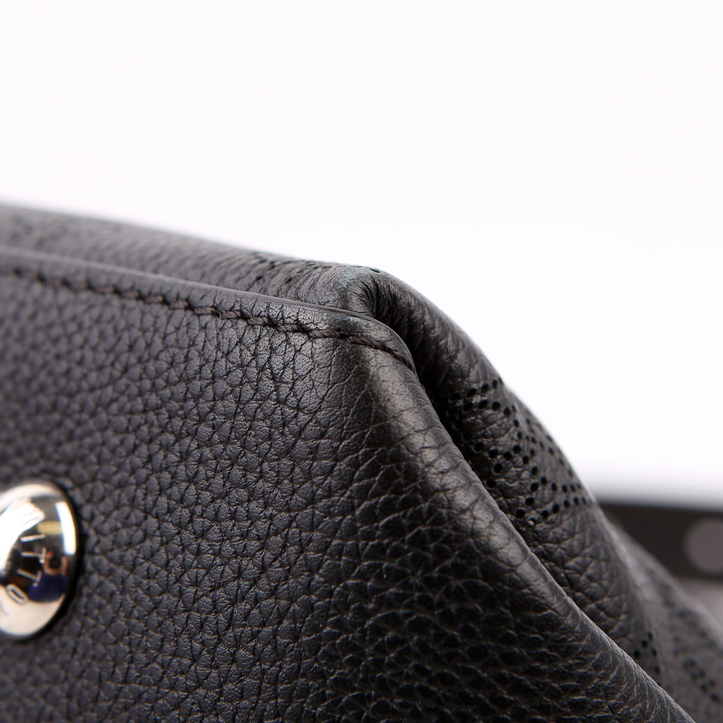 Louis Vuitton Beaubourg Hobo MM Mahina Black
