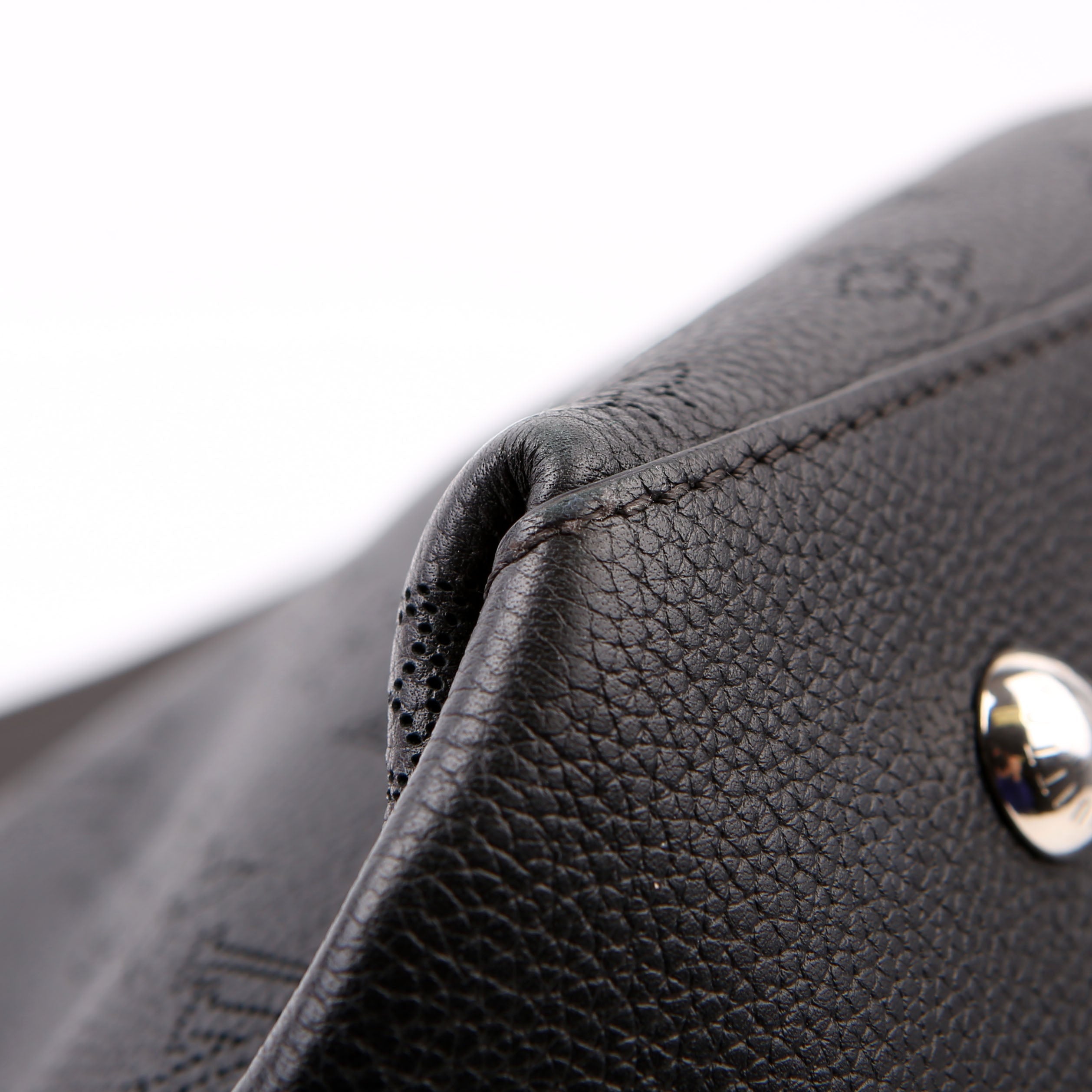 Louis Vuitton Beaubourg Hobo MM Mahina Black