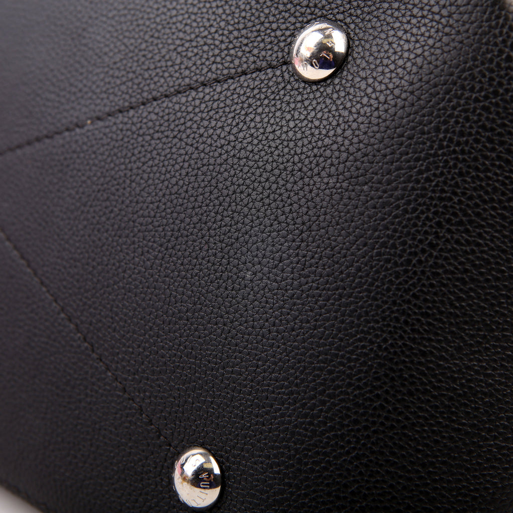 Louis Vuitton Beaubourg Hobo MM Mahina Black