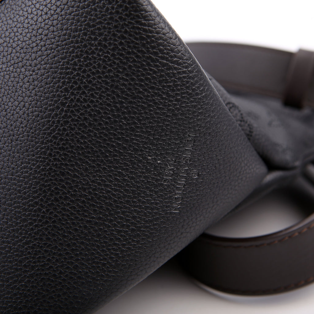 Louis Vuitton Beaubourg Hobo MM Mahina Black