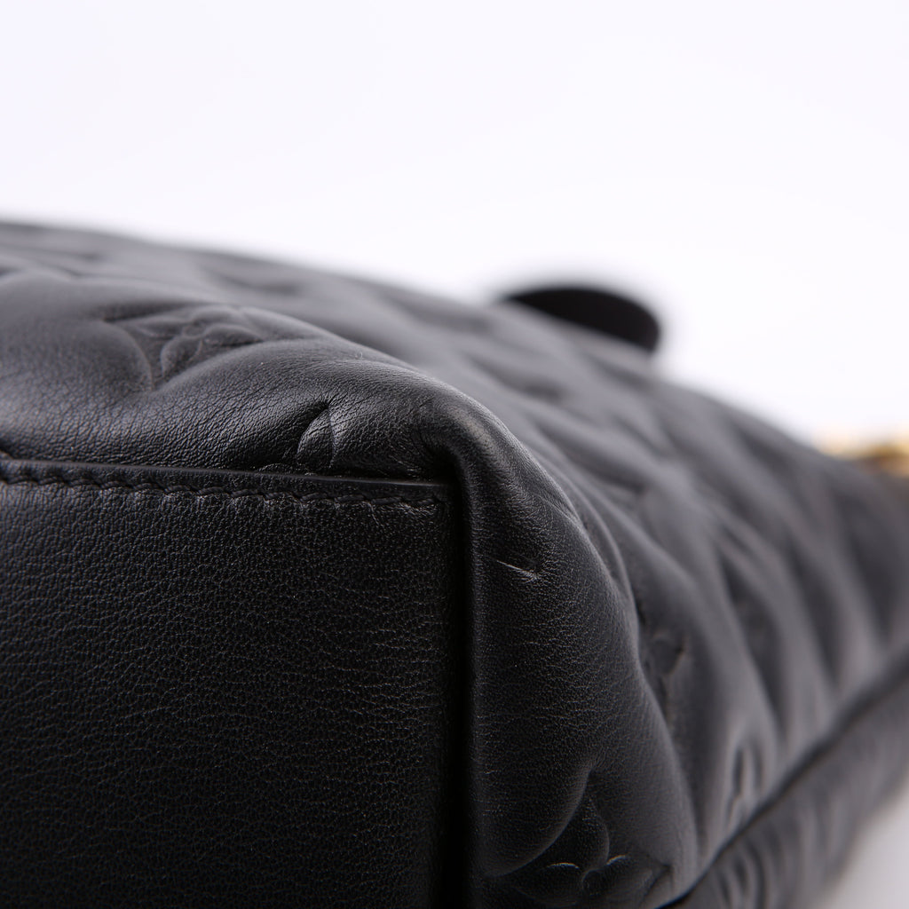 Louis Vuitton Coussin Hobo MM Lambskin Black