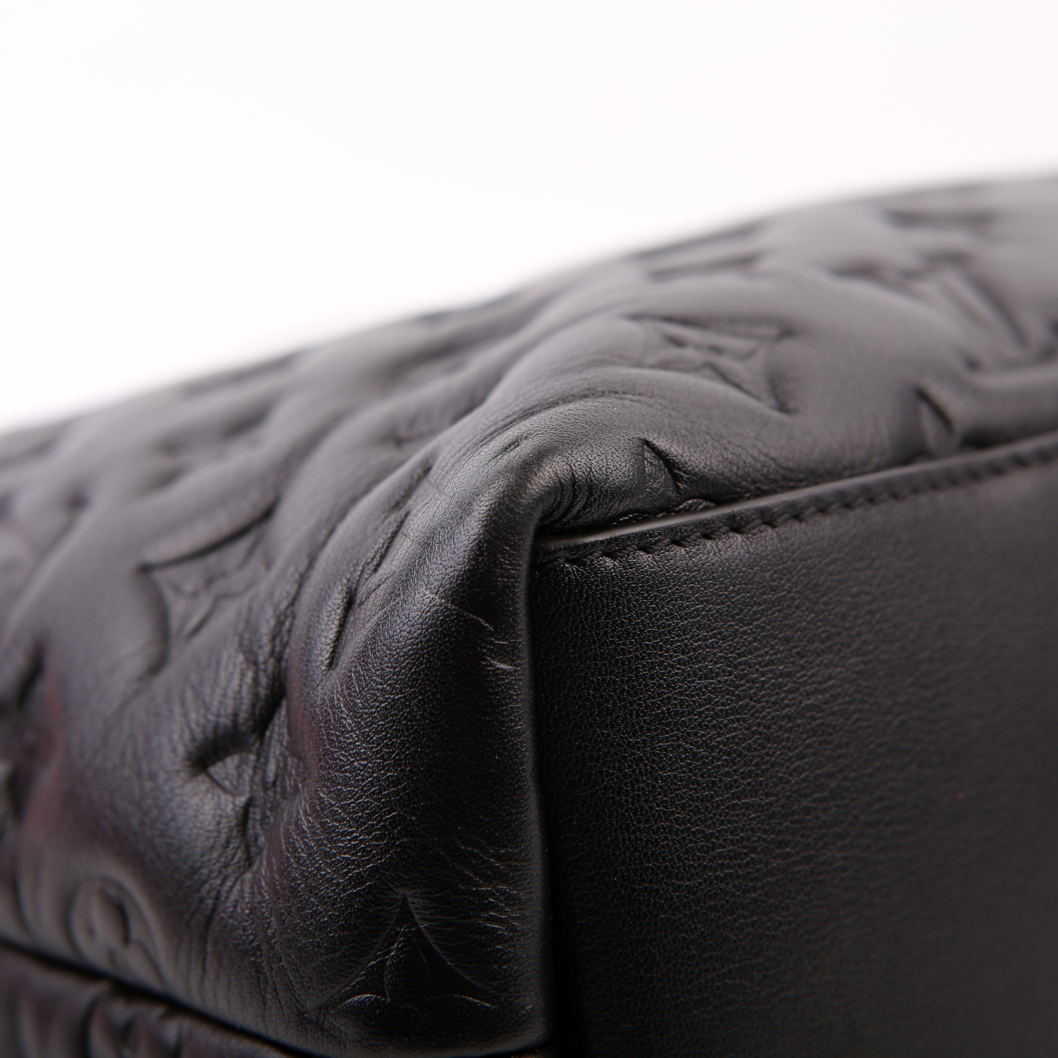 Louis Vuitton Coussin Hobo MM Lambskin Black