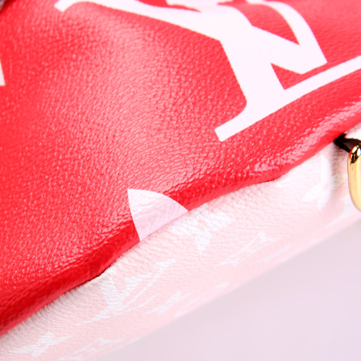 Louis Vuitton Bumbag Giant Monogram Red/Pink