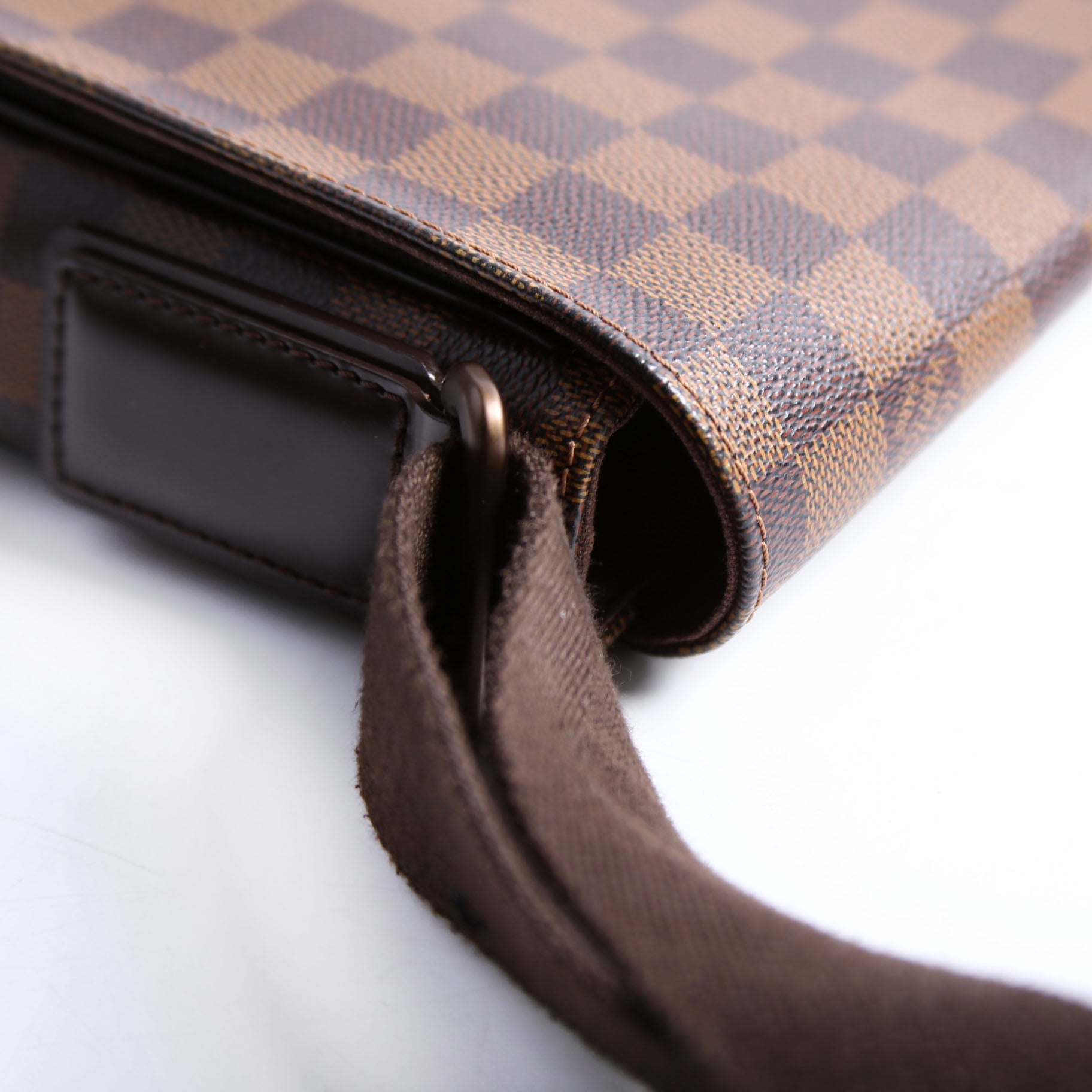 Louis Vuitton District PM Damier Ebene
