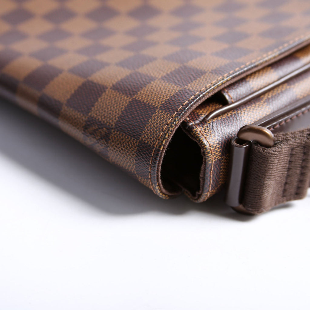 Louis Vuitton District PM Damier Ebene
