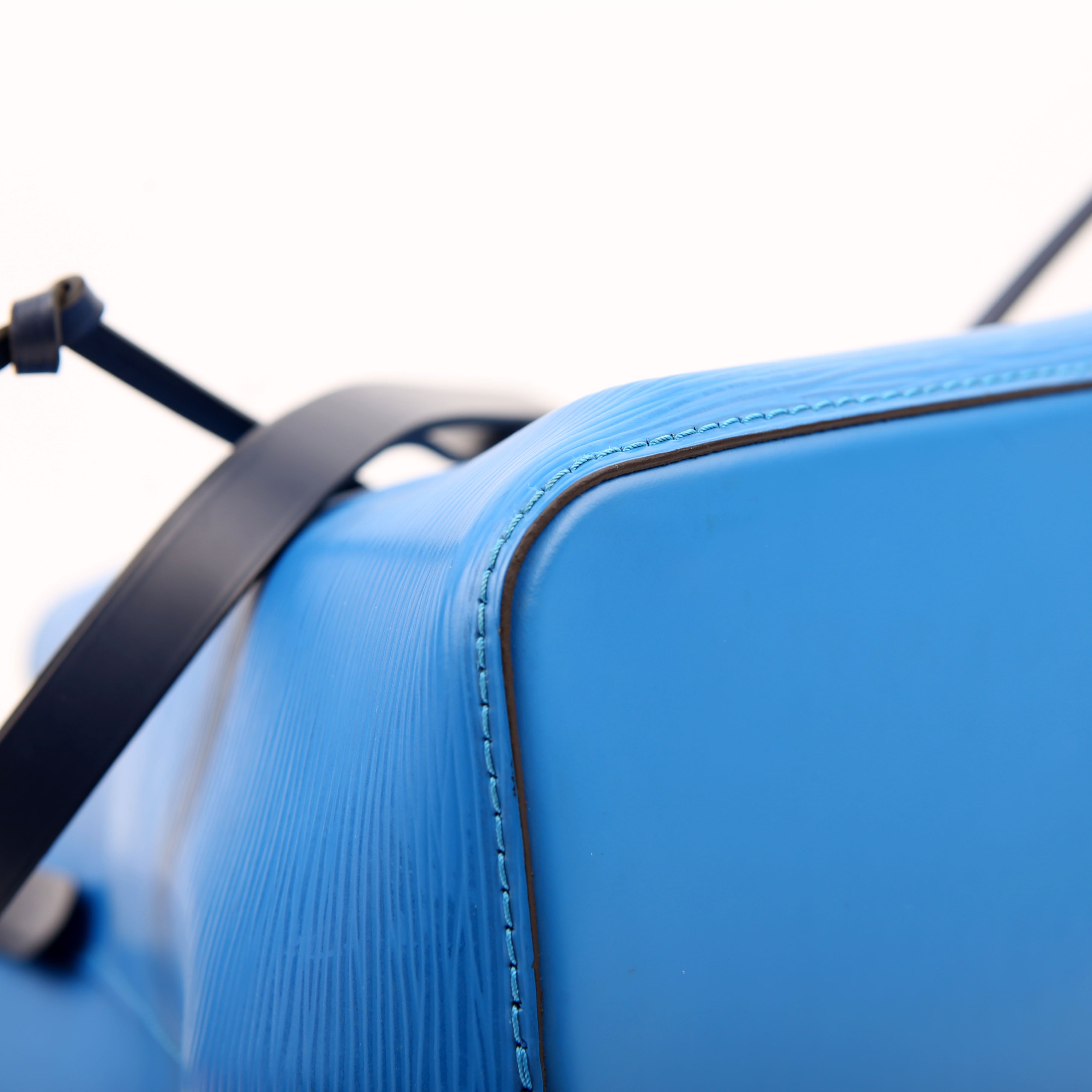 Louis Vuitton Neonoe MM Epi Blue