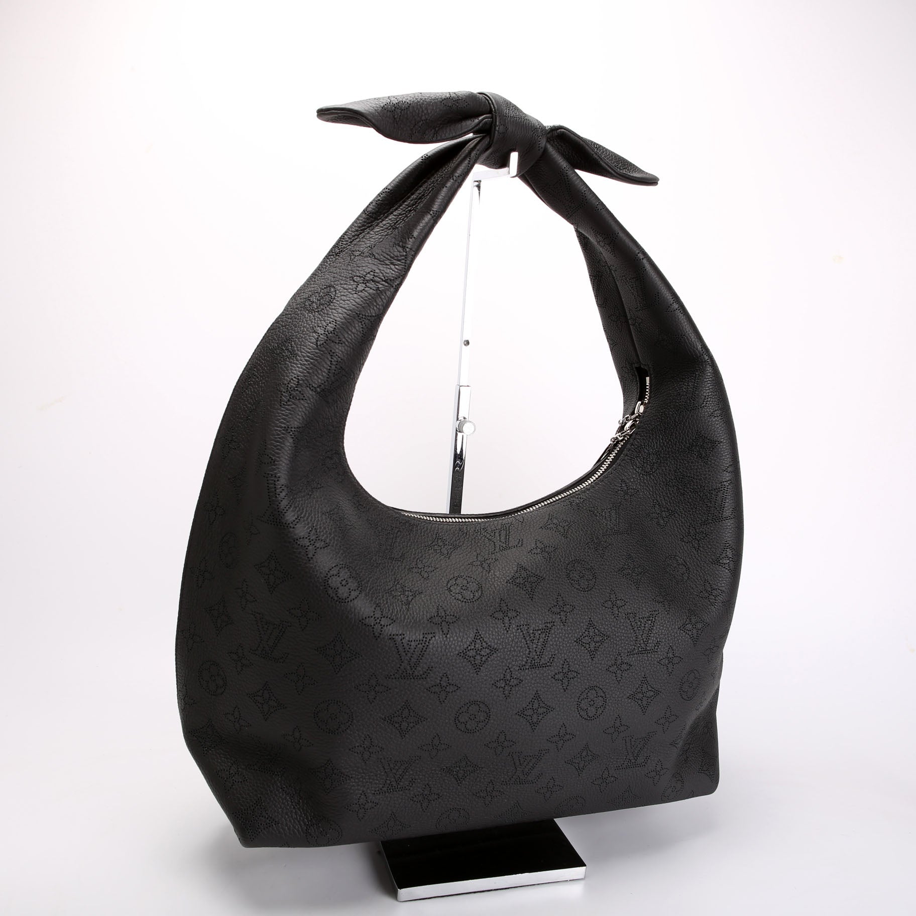 Louis Vuitton Why Knot MM Mahina Black