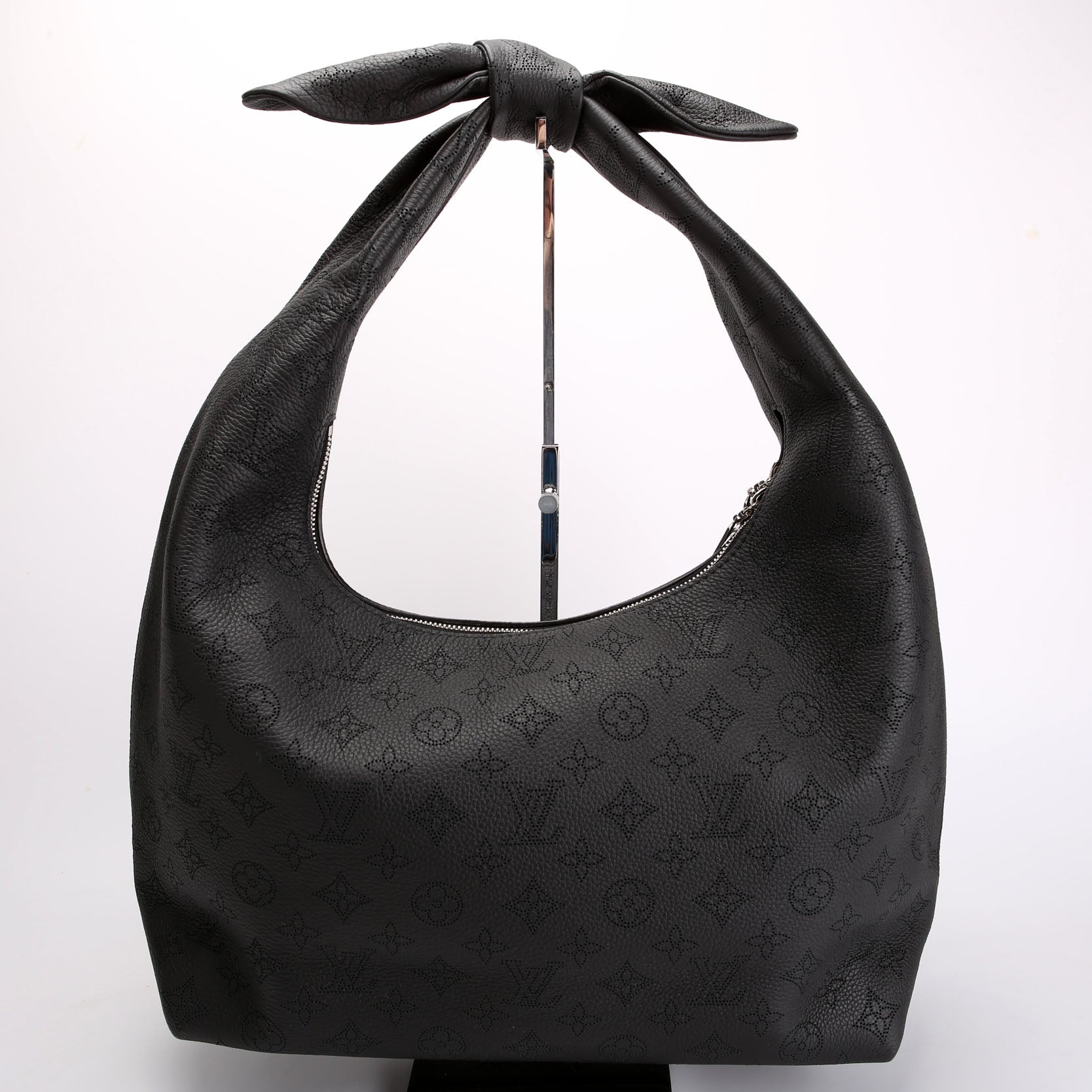 Louis Vuitton Why Knot MM Mahina Black