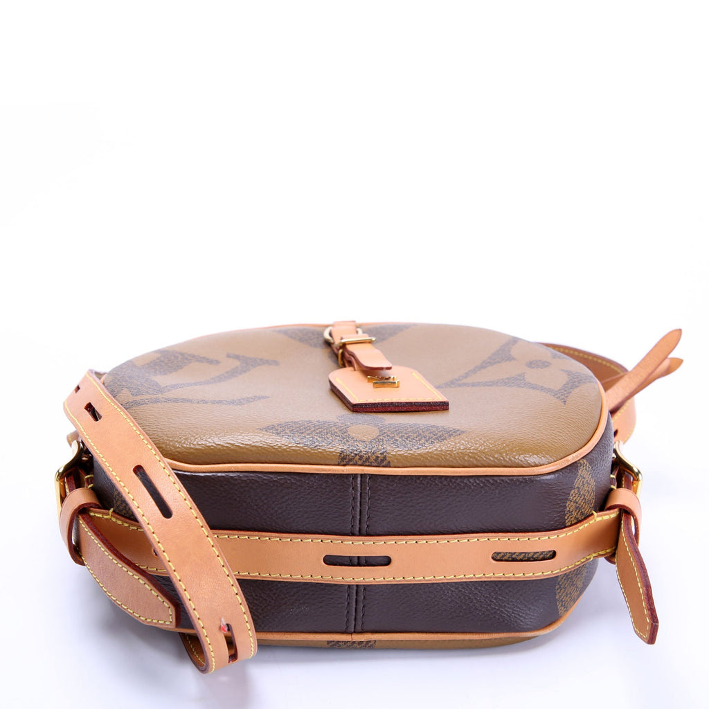 Louis Vuitton Boite Chapeau Reverse Giant Monogram