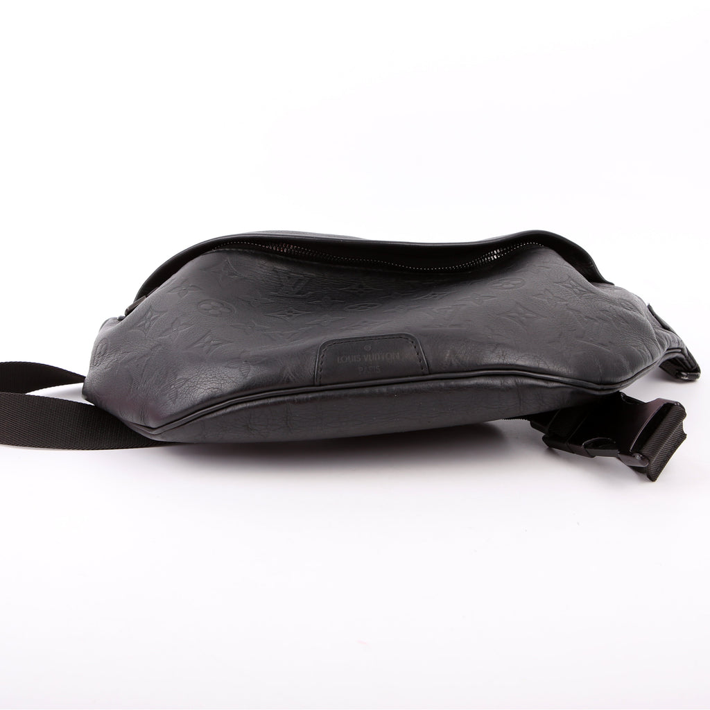 Louis Vuitton Discovery Bumbag Shadow Monogram Black