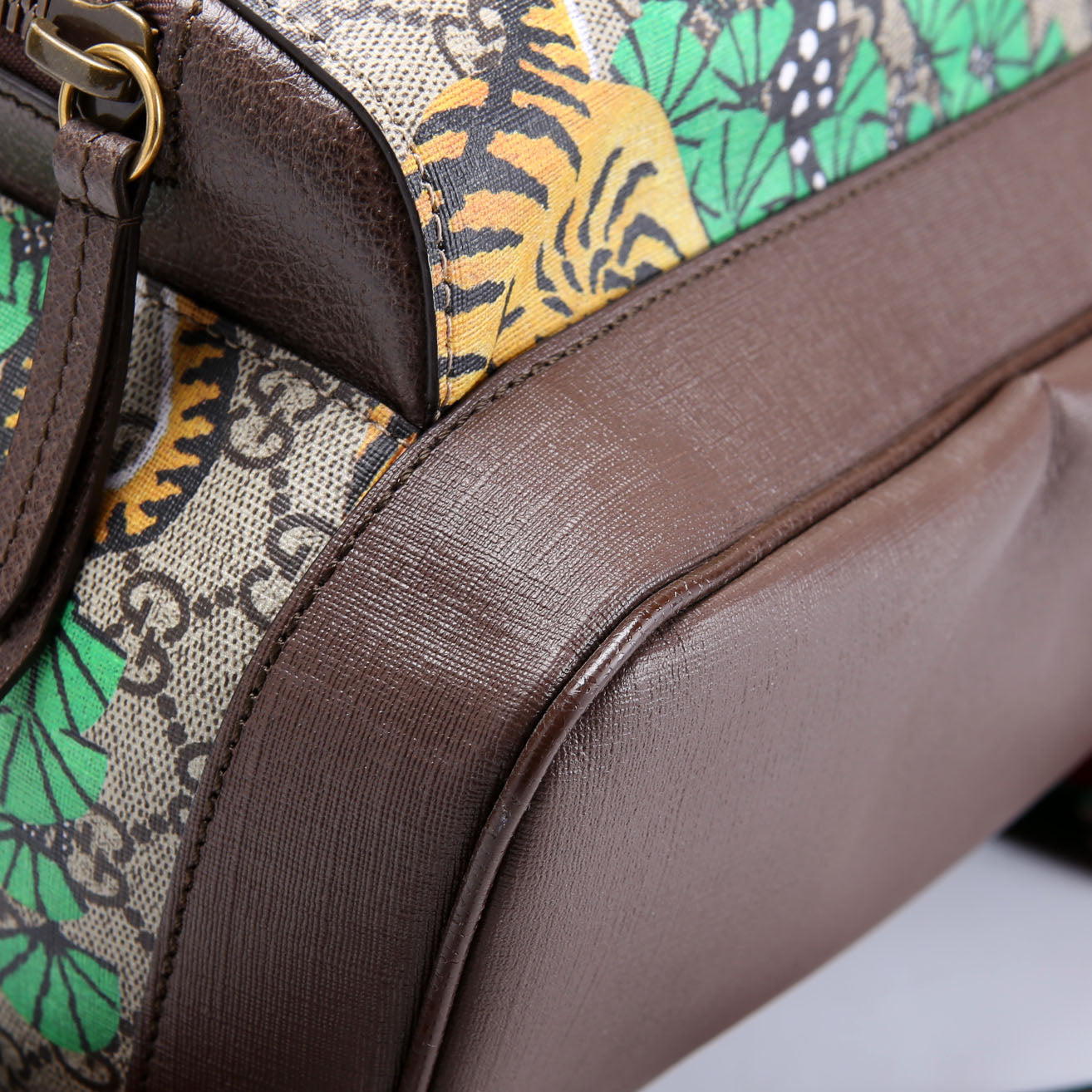 Gucci 428027 GG Supreme Bengal Backpack Beige/Multicolor